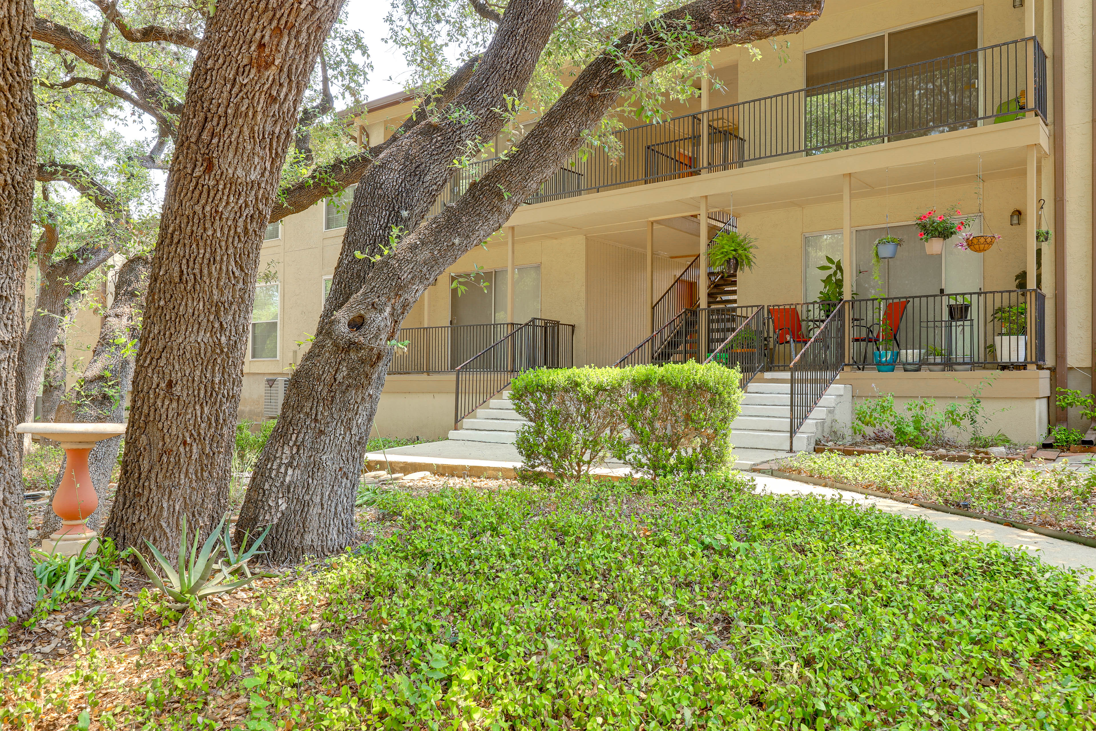 Balcony, Walk to Hospital: Condo in San Antonio