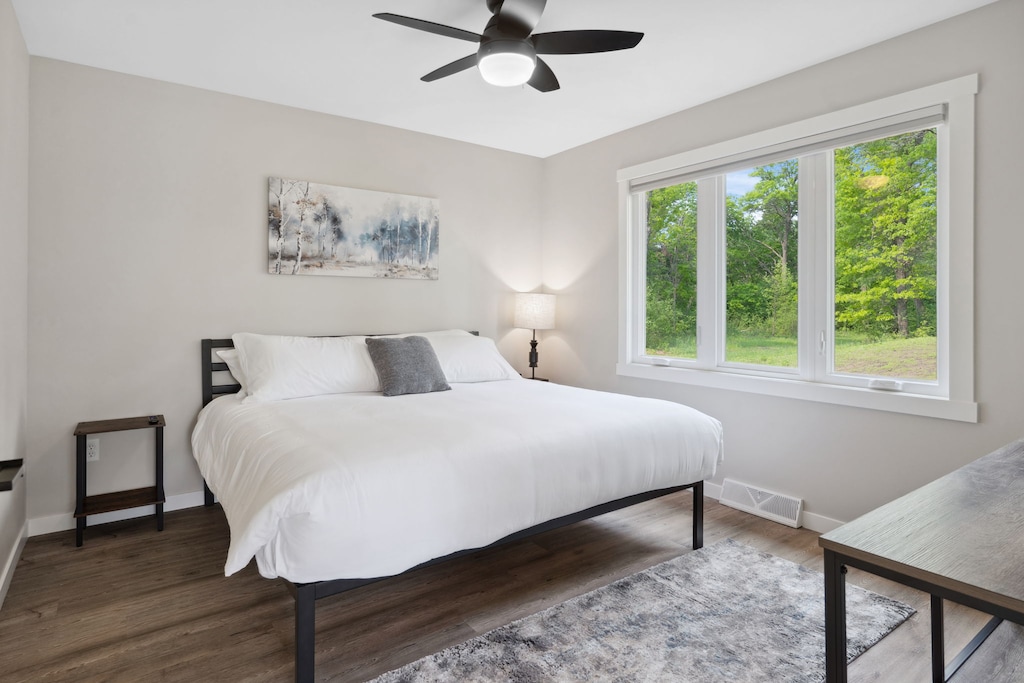 Bedroom 1 - King - Main Level