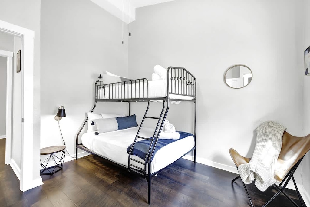 Dolly's House Bedroom 2