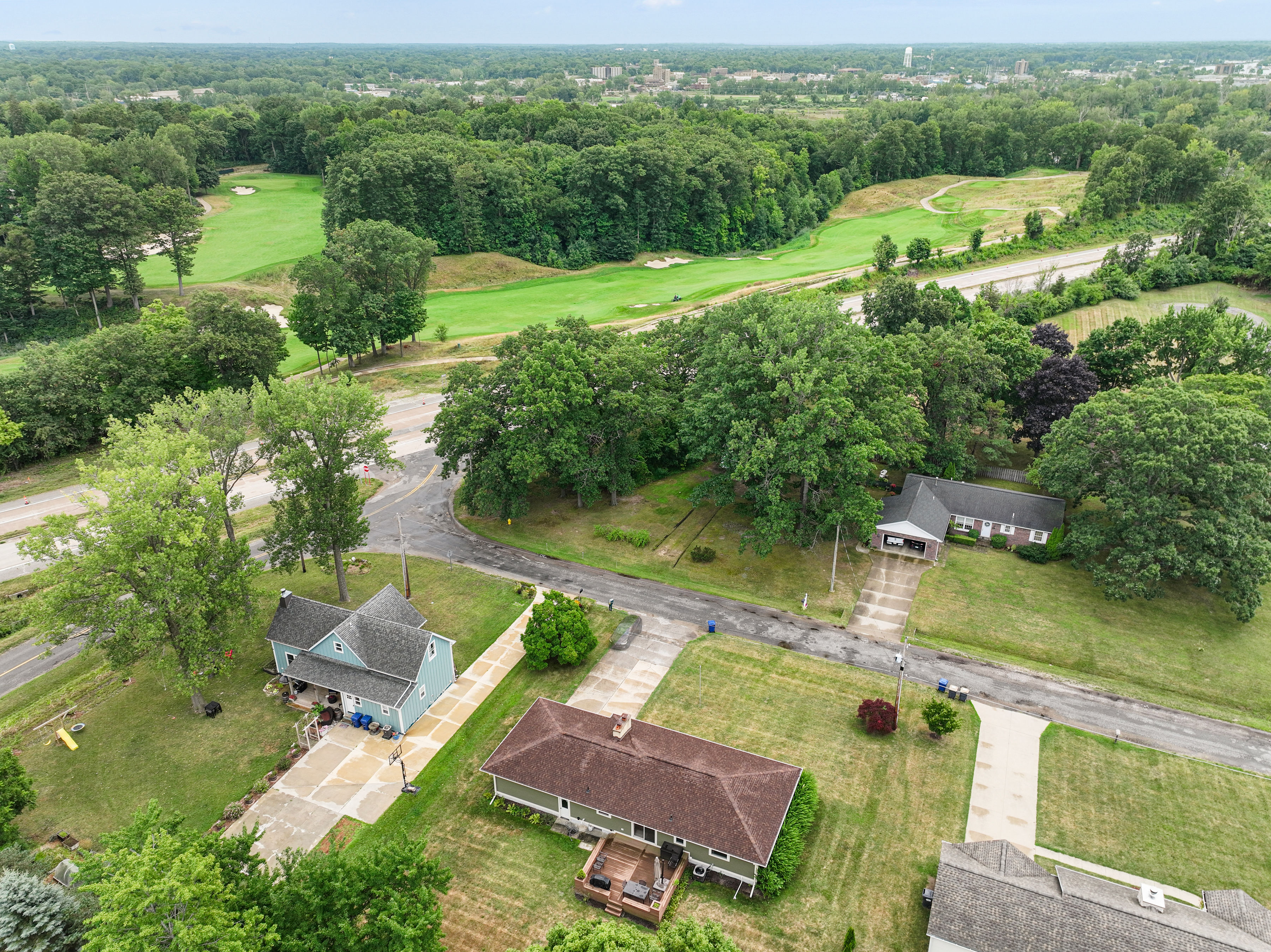 The Jack Nicklaus-designed Harbor Shores golf course is just steps away from Rocky Gap Getaway!