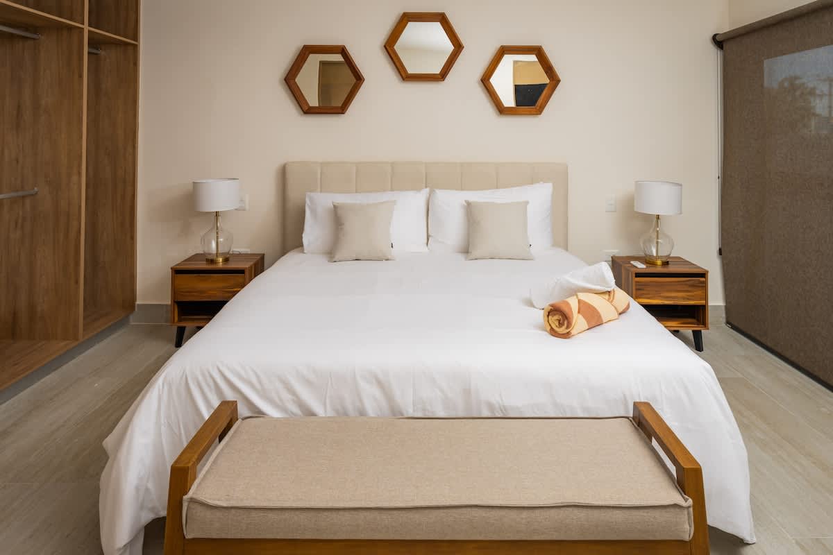 Harmony and Luxury on Avenida Huayacán