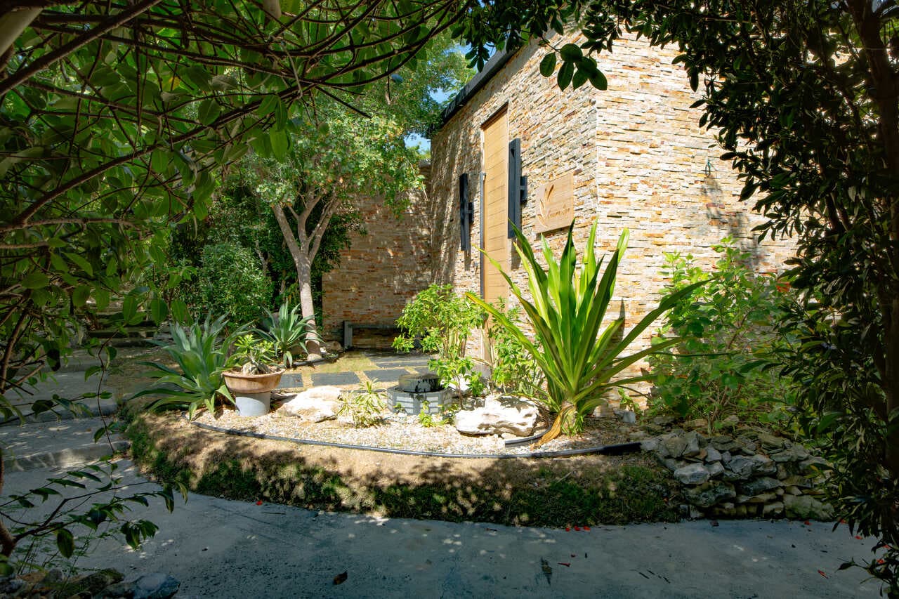 Kokomo_-2 (1)_Easy-Resize.com Kokomo_-2 (1)_Easy-Resize.com