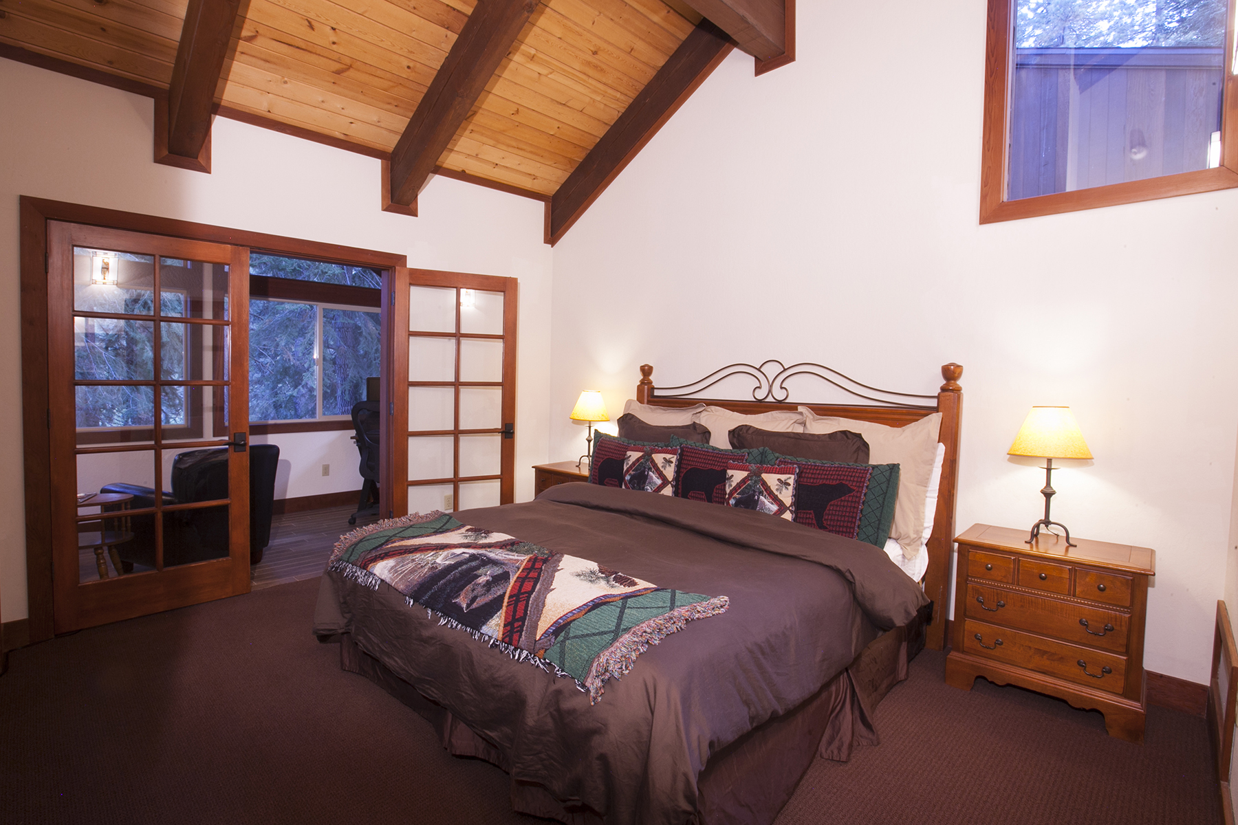 Features lush bedding, king bed, and a private sun room to welcome a new day or to enjoy for those quiet moments. Views of golf course. 