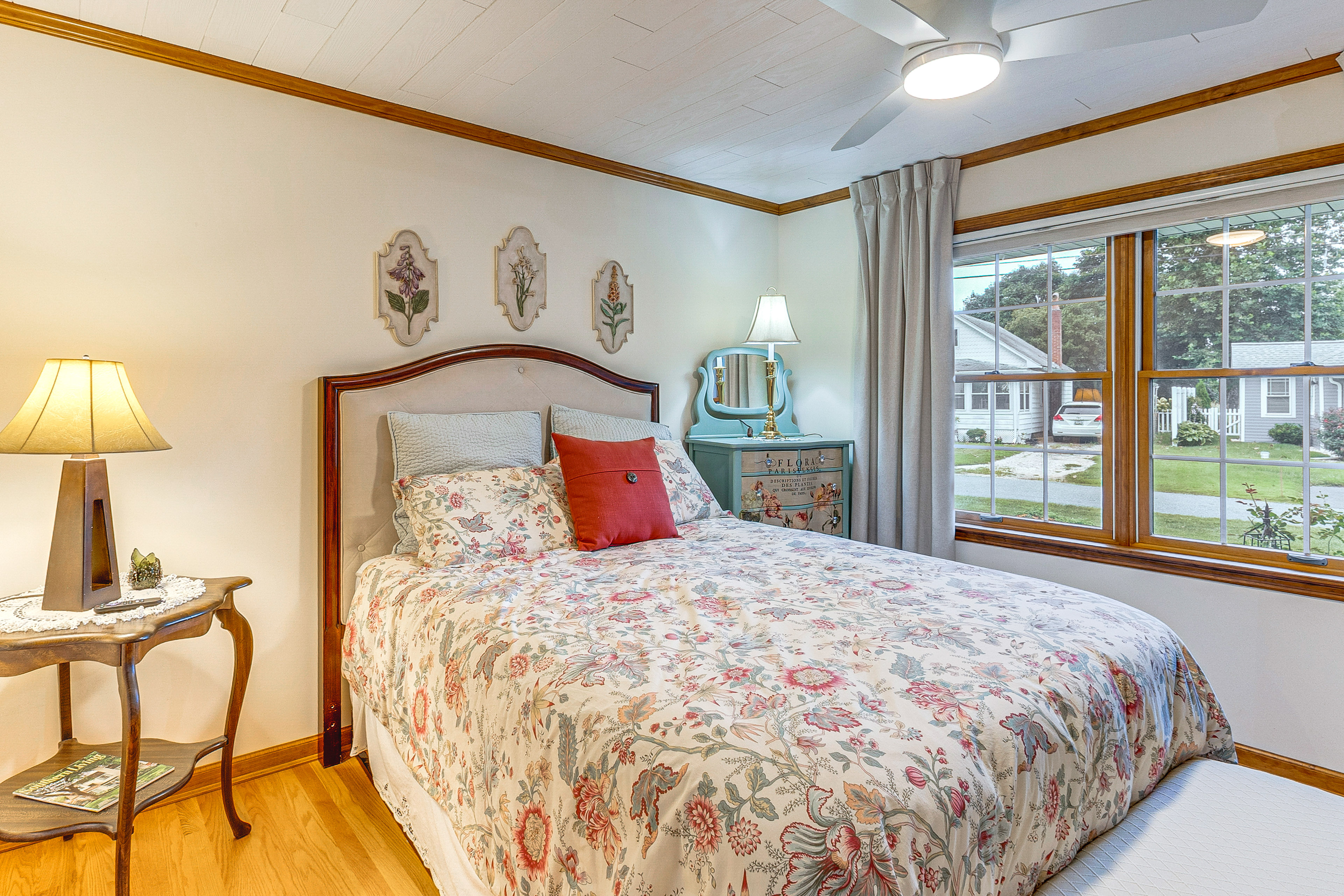 Patio & Water Views: Serene Bohemia River Escape!