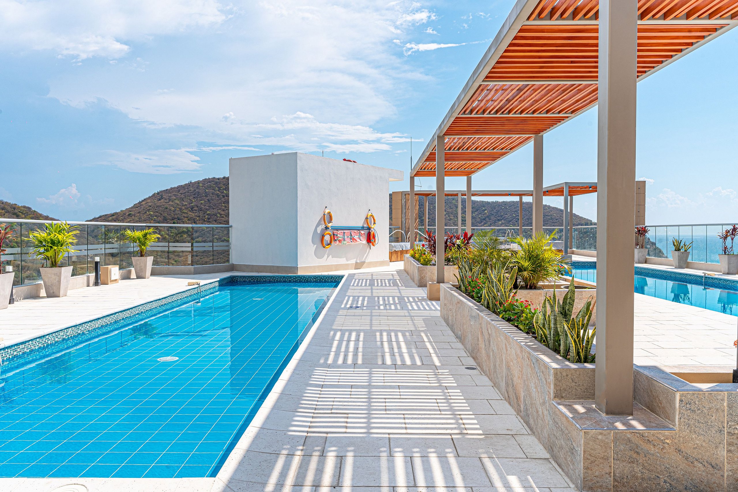 Spacious 2BR @Salguero + Balcony & Parking