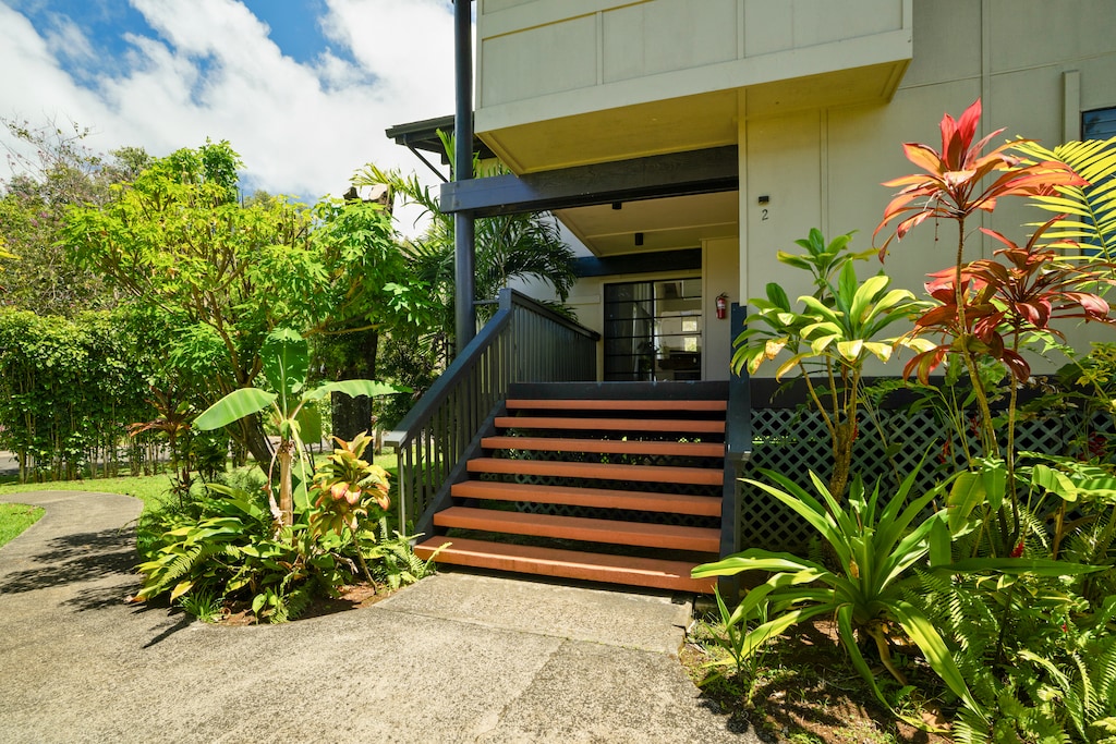 E Komo Mai, Welcome to Mauna Kai 2