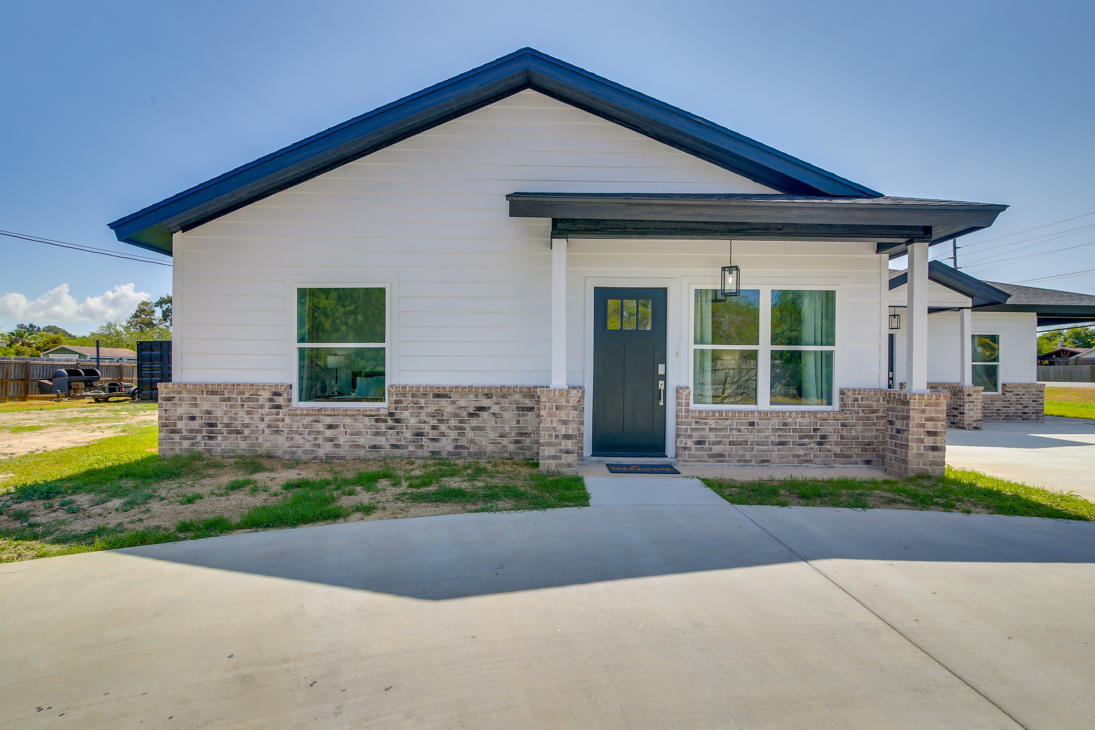 Modern Comfort: Centrally Located Brownsville Home