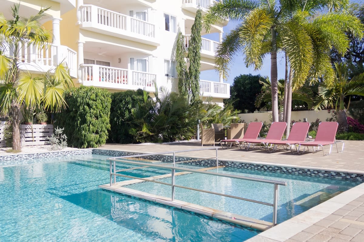 Two bedroom apartment walking distance from Blue Bay Beach Two bedroom apartment walking distance from Blue Bay Beach