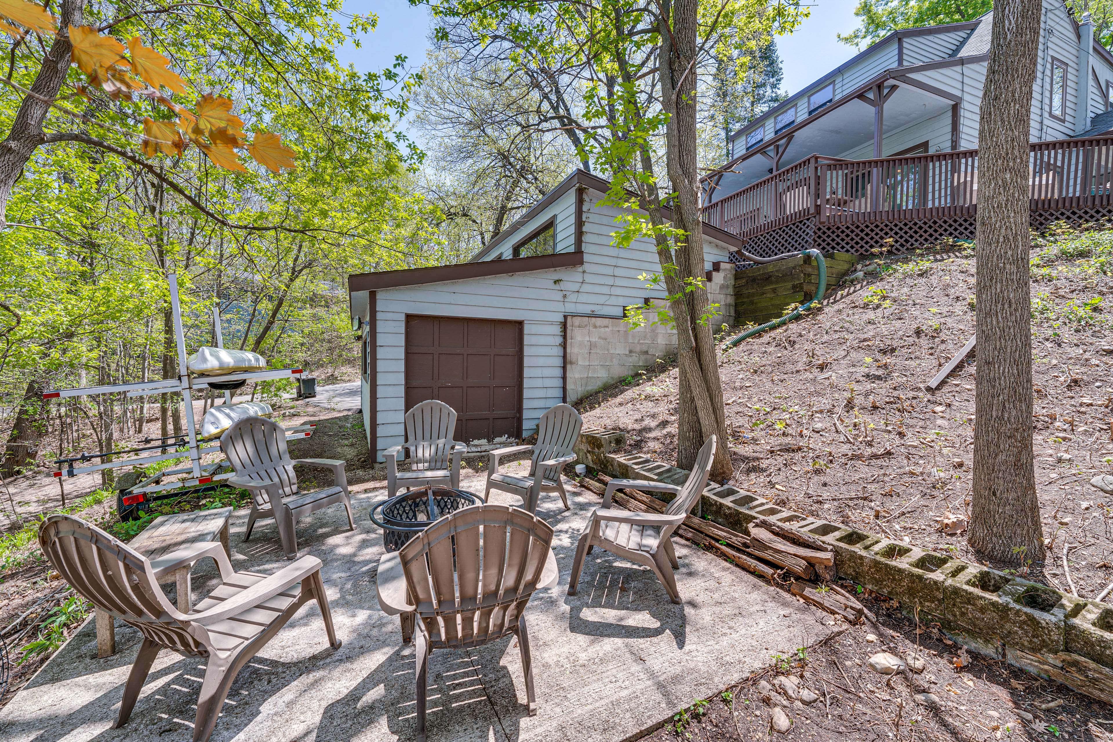 Charming Cottage: Steps to Lake Wandawega!