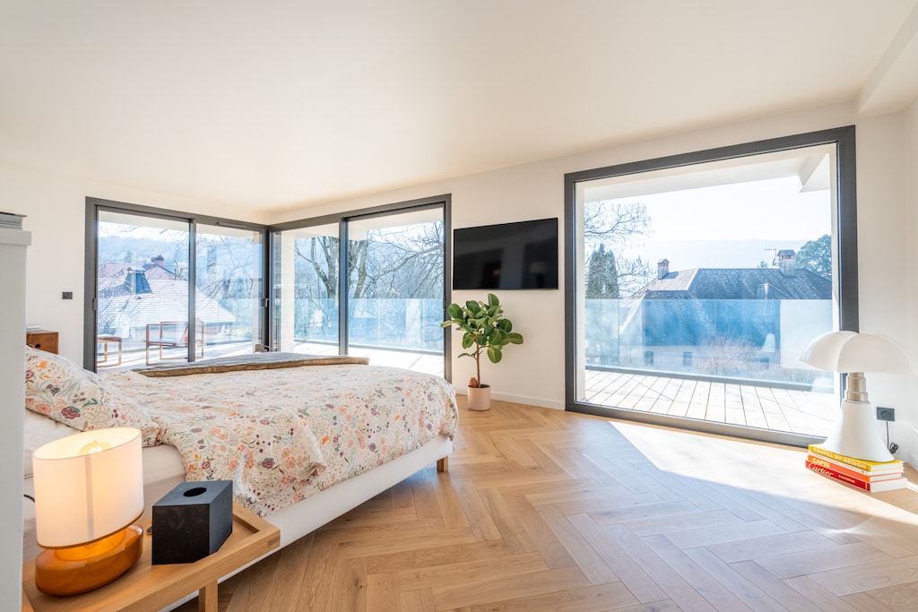 Double room with nice view, terrace access and bathroom 