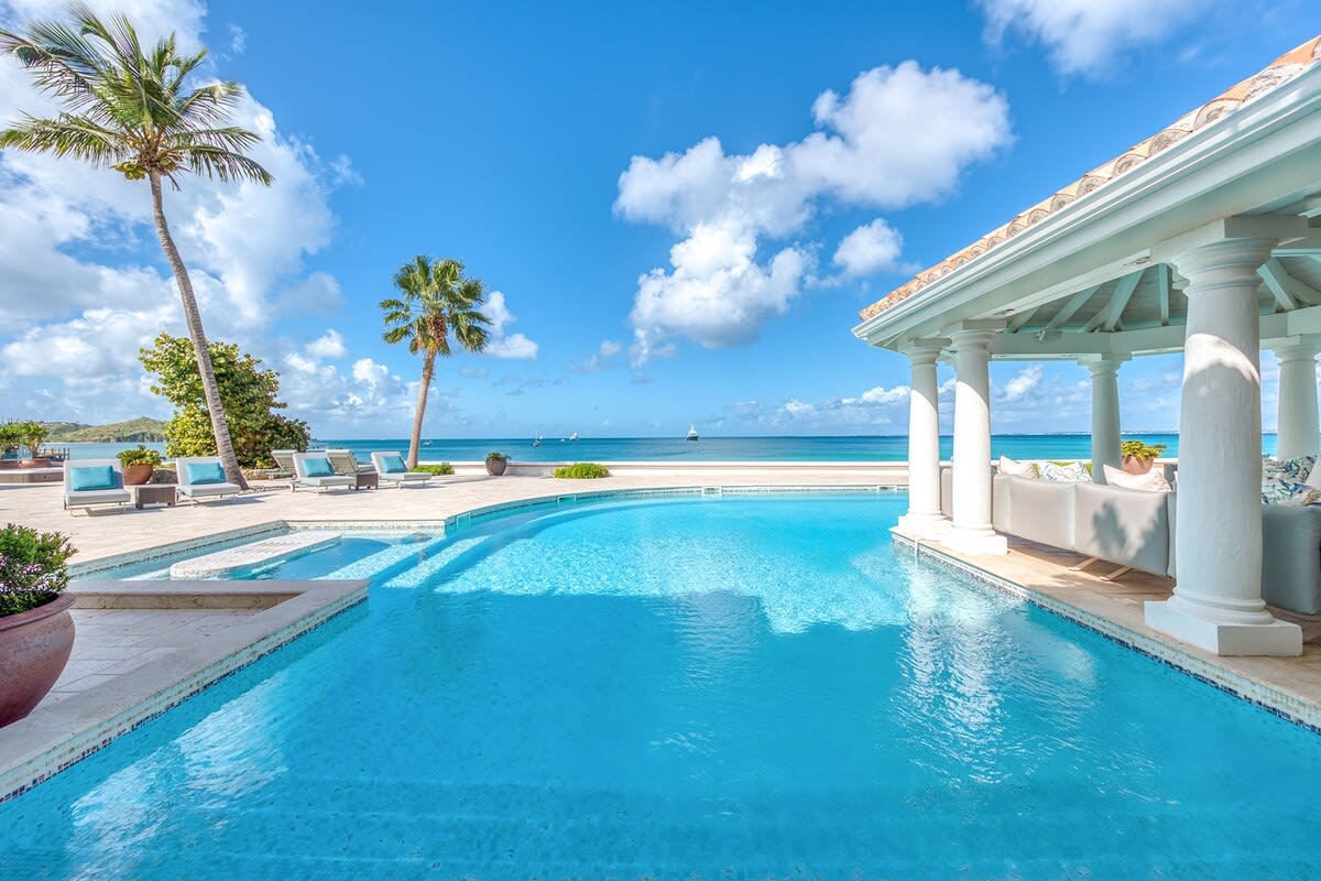 Five bedroom petit plage oasis with contemporary style Five bedroom petit plage oasis with contemporary style