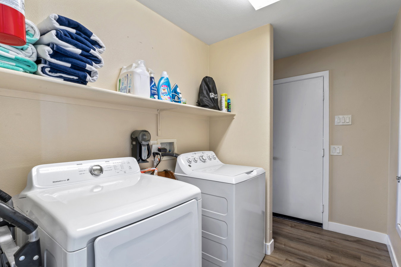 Private Pickleball Court, Pool/Spa, Game Room!  Luxe Furnishings!