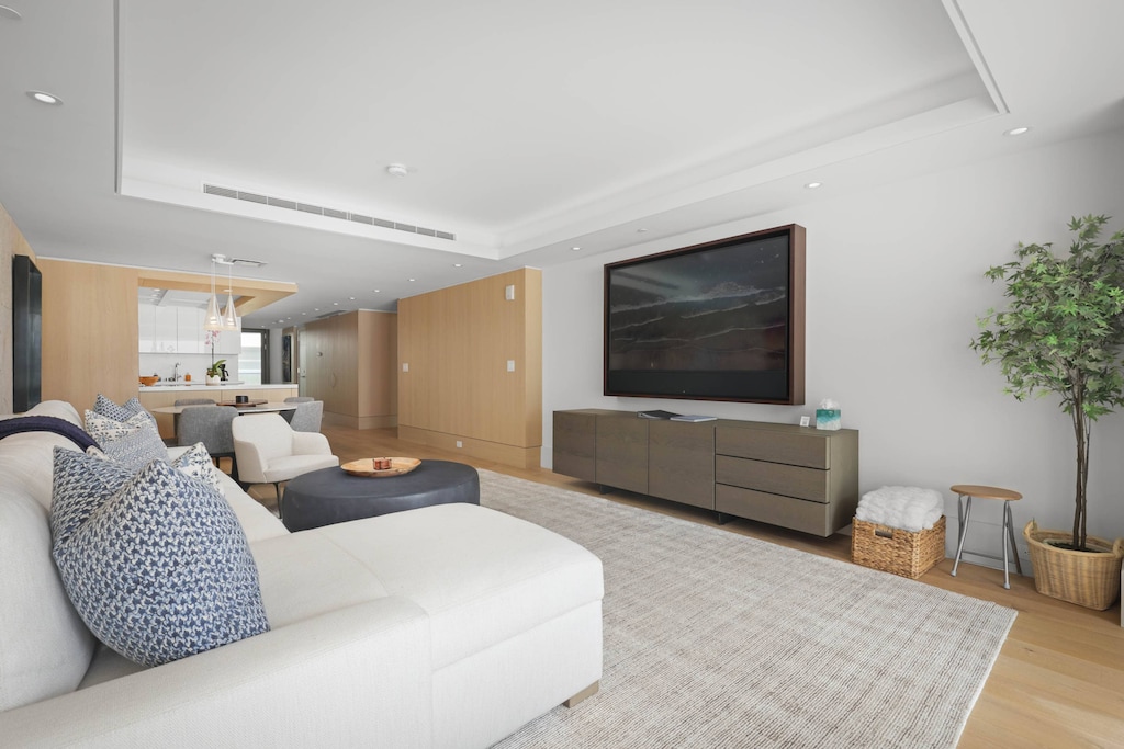 1707257736410-2105-10