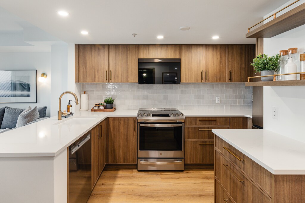 Kitchen - Prepare delicious homecooked meals in the fully equipped kitchen