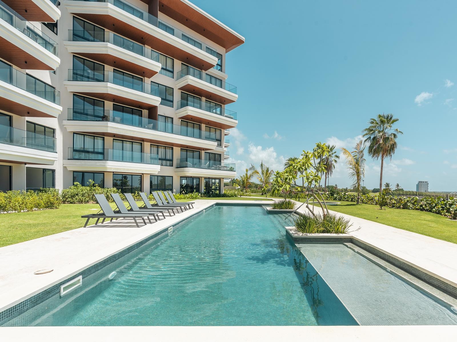 2BR APT with balcony/pool view in Cap Cana