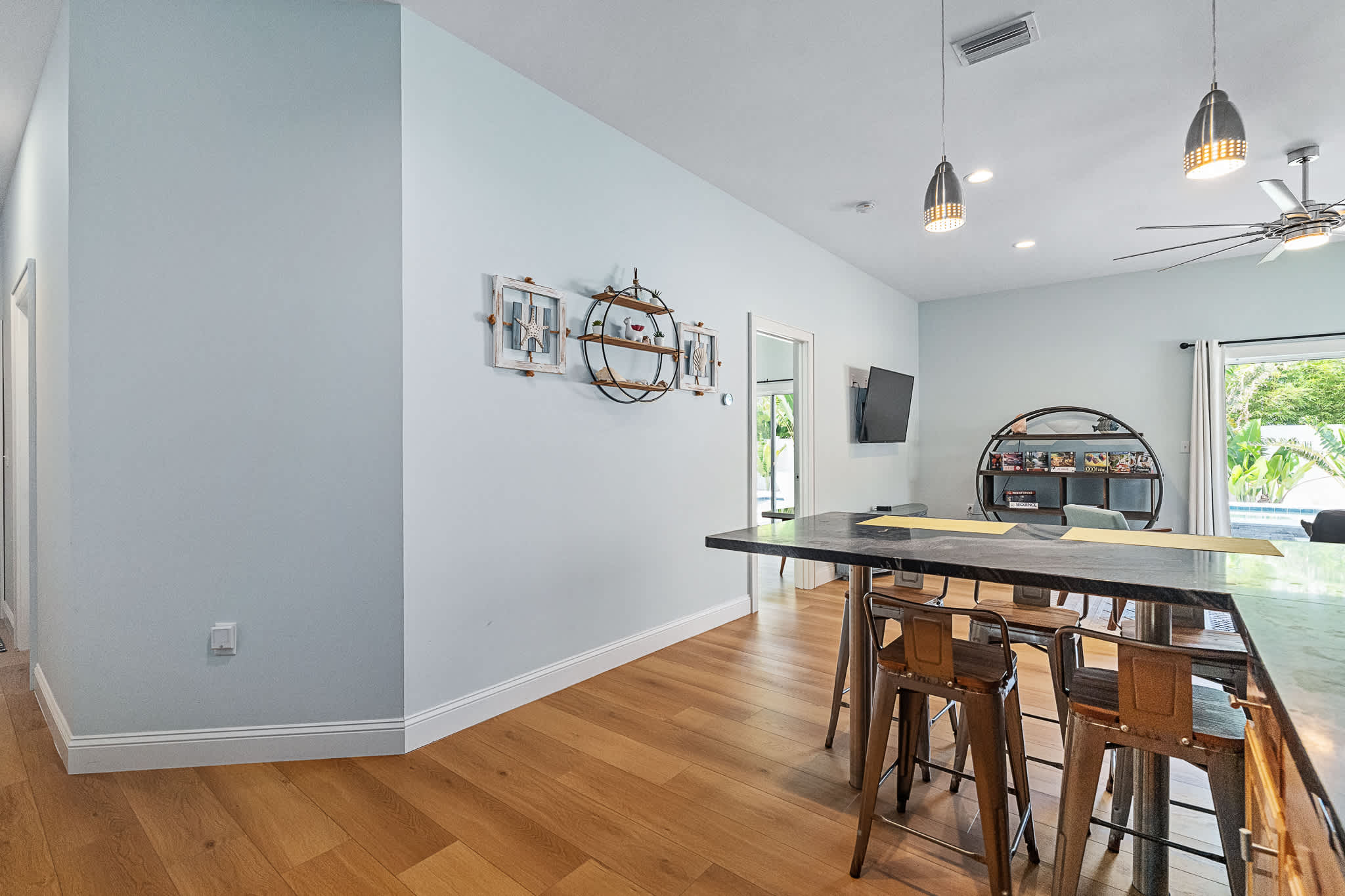 Aqua Vista l Beach Views I Pool Spa