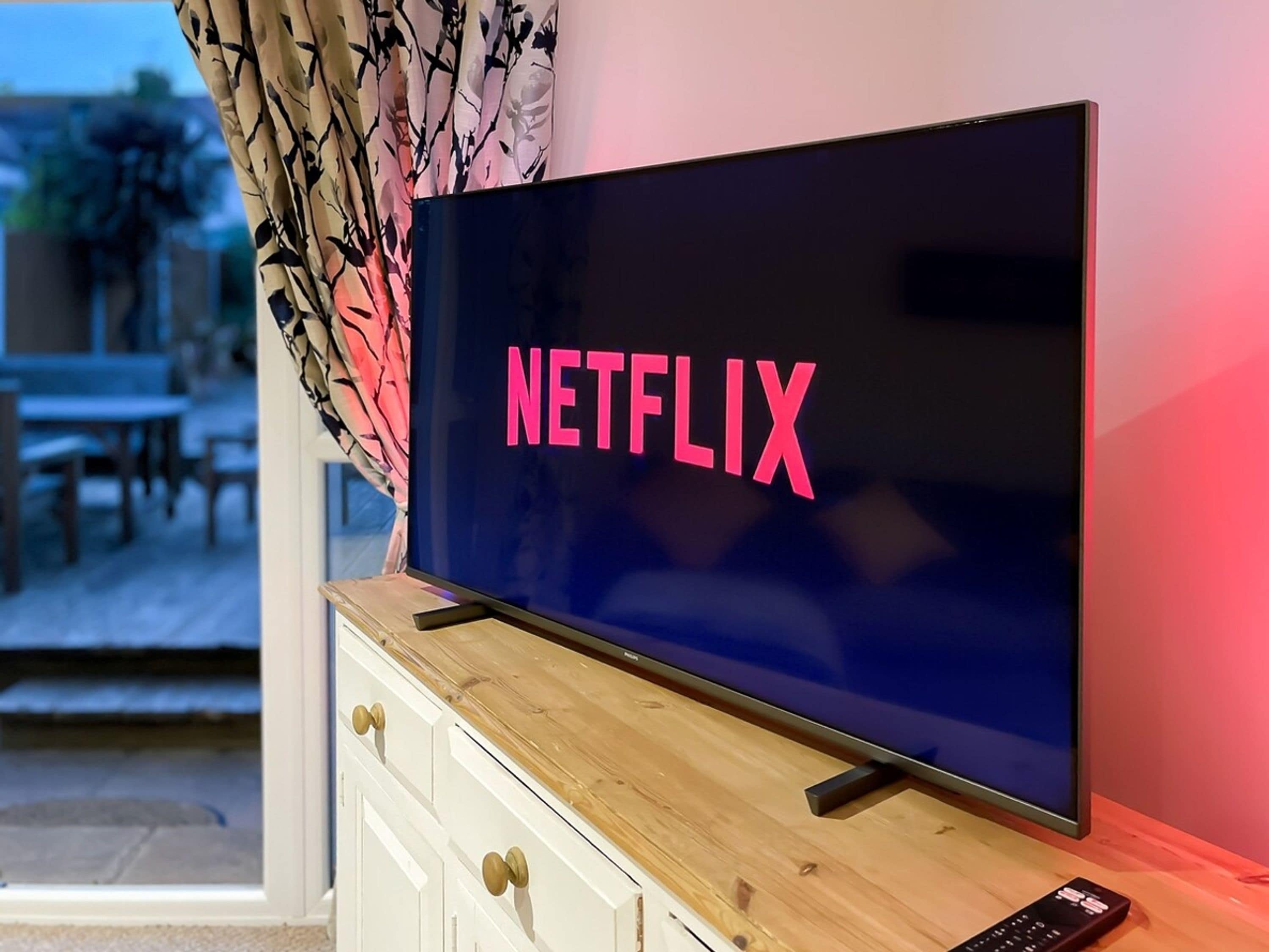 Stylish Margate Coastal Home   Parking By ADLIV