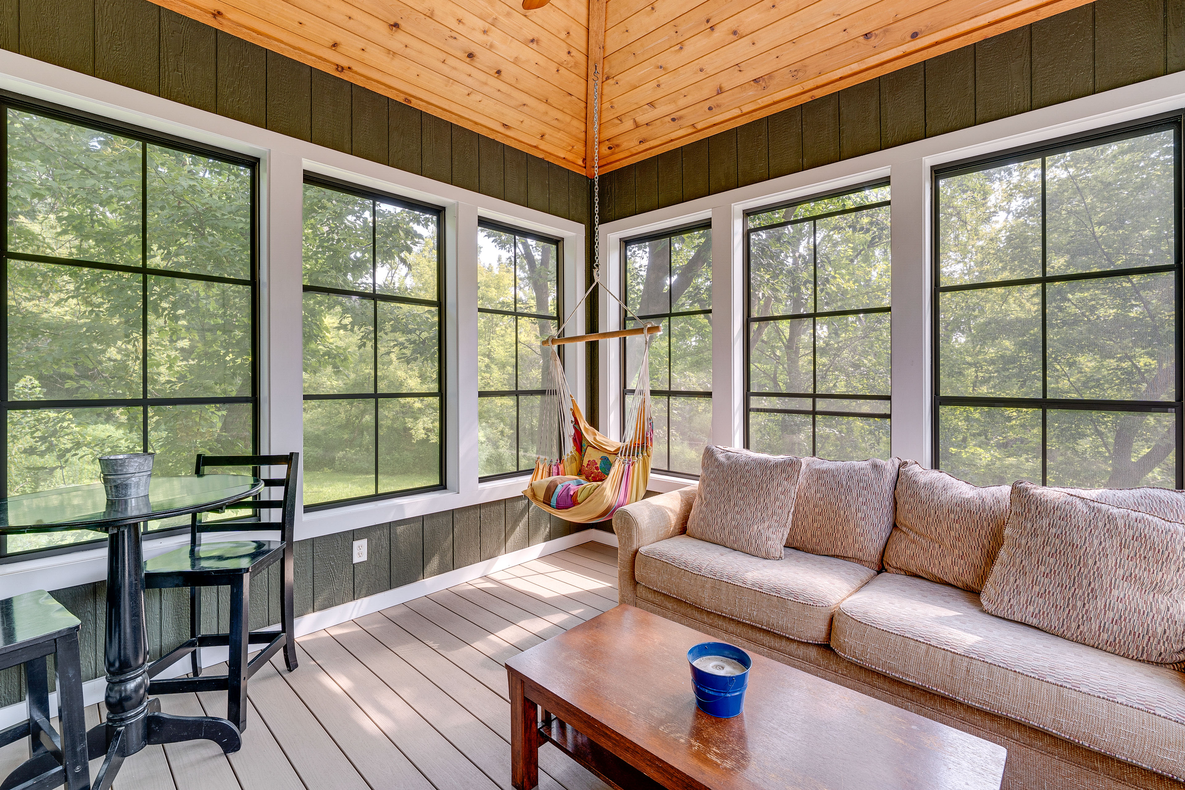 Lake Geneva Family Gem w/ Fenced Dog Run!