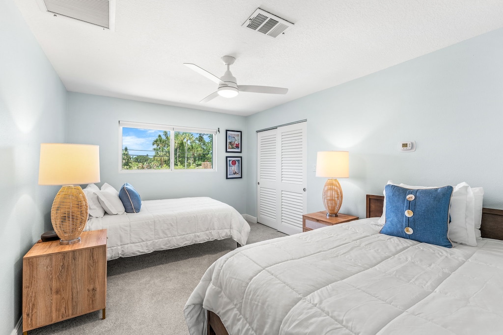 Guest bedroom 1- Two double beds