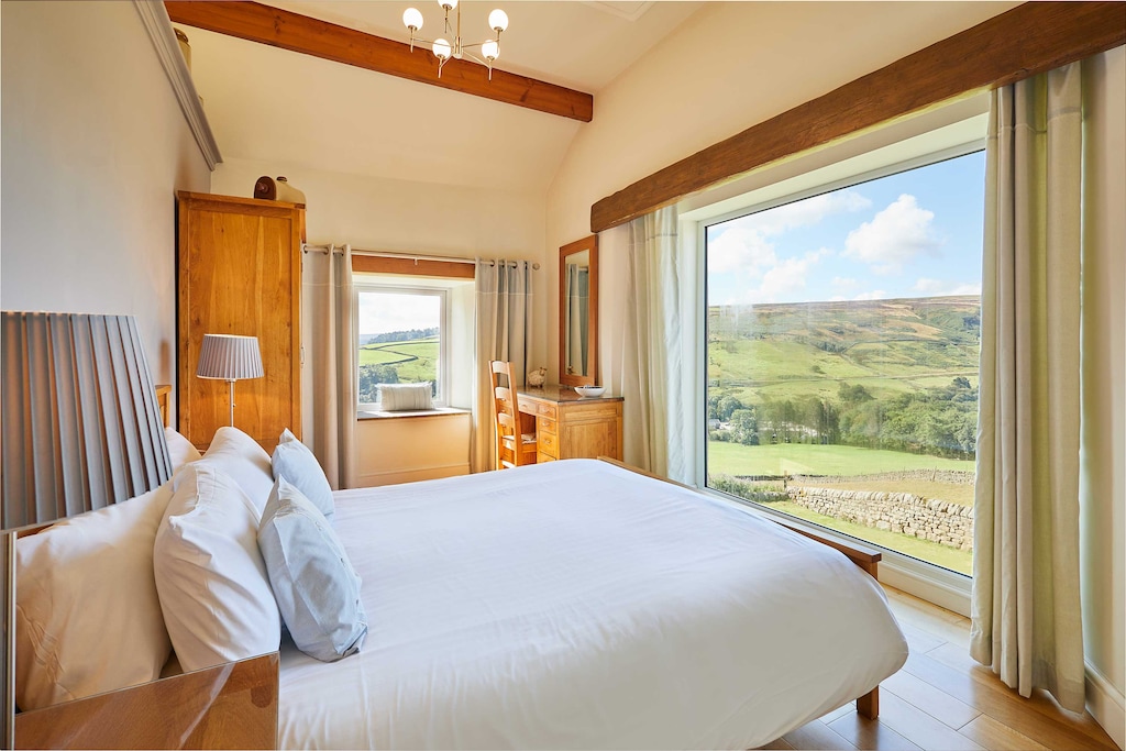 Edge Farm, Lofthouse - Host & Stay
