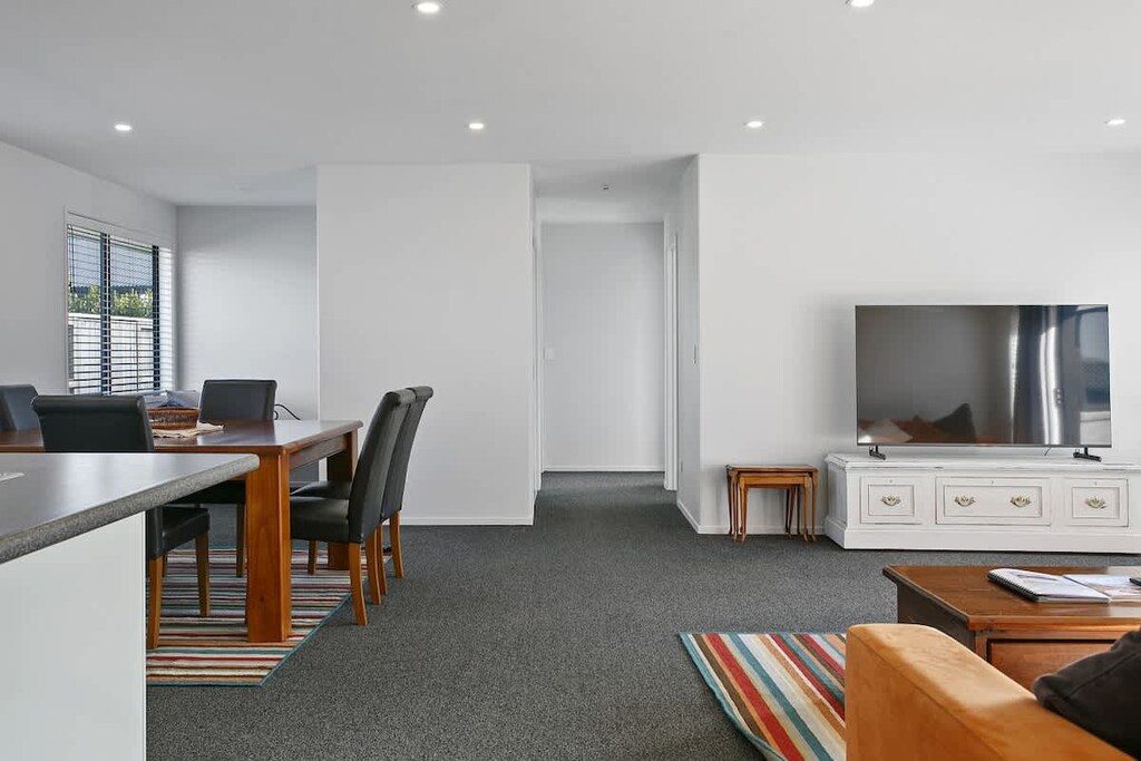 jC_39HukaHeightsDrive_13