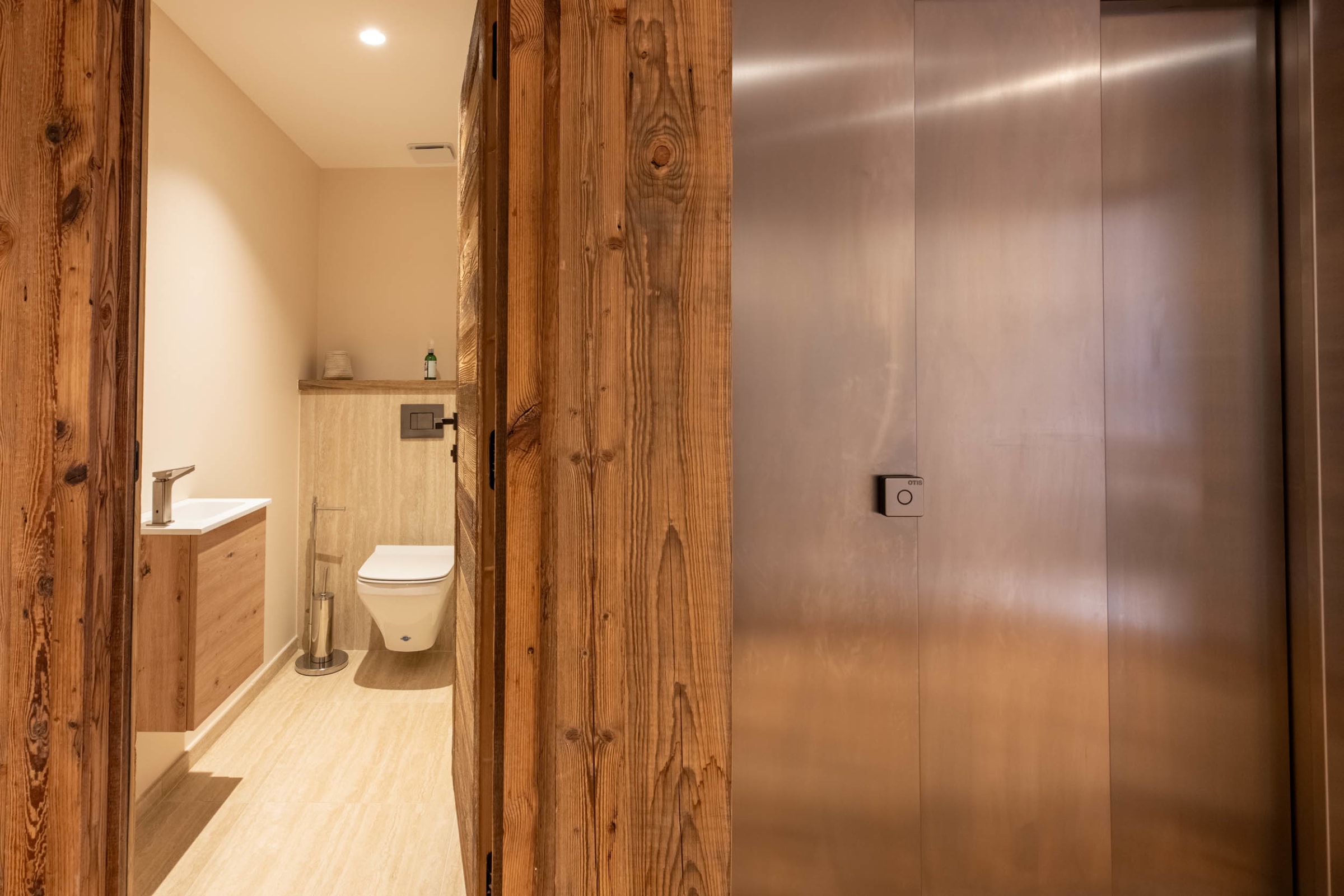 Chalet Yolo with Pool and Spa 