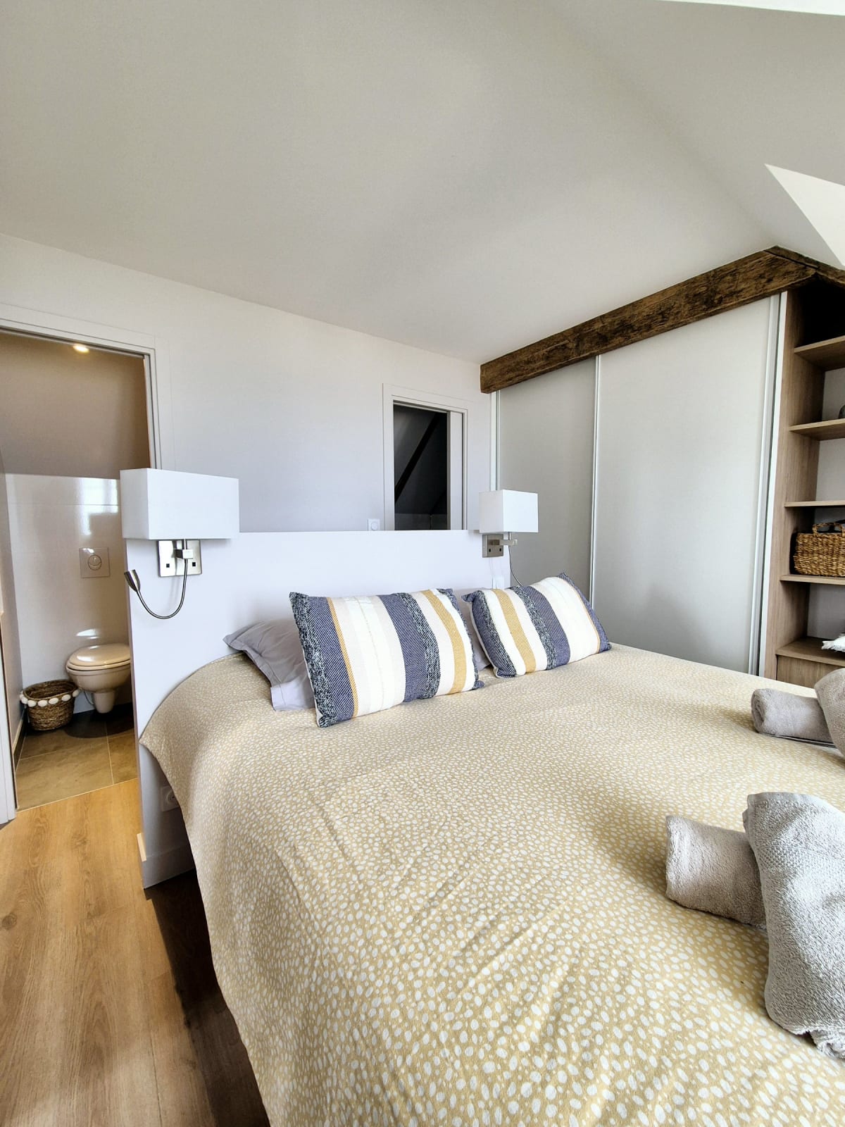 Bright duplex with magnificent sea views