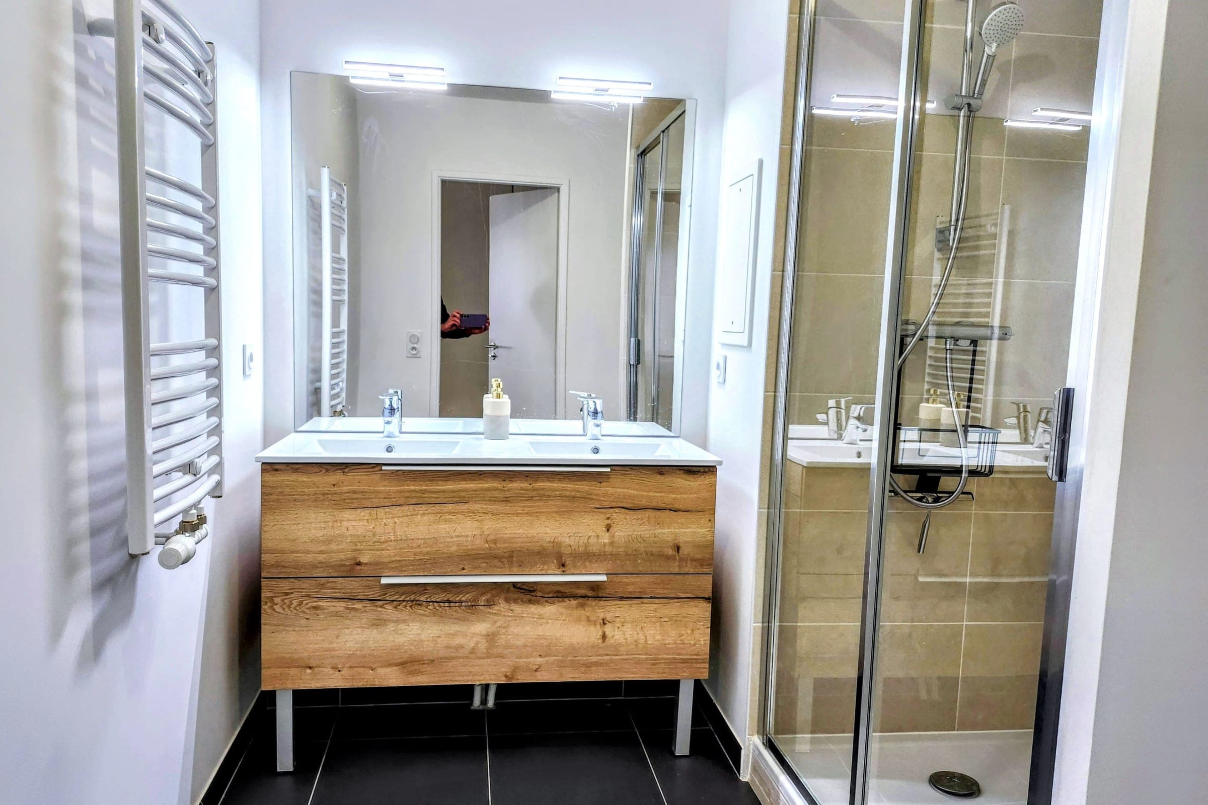 Modern apartment with balcony -  Near Paris 