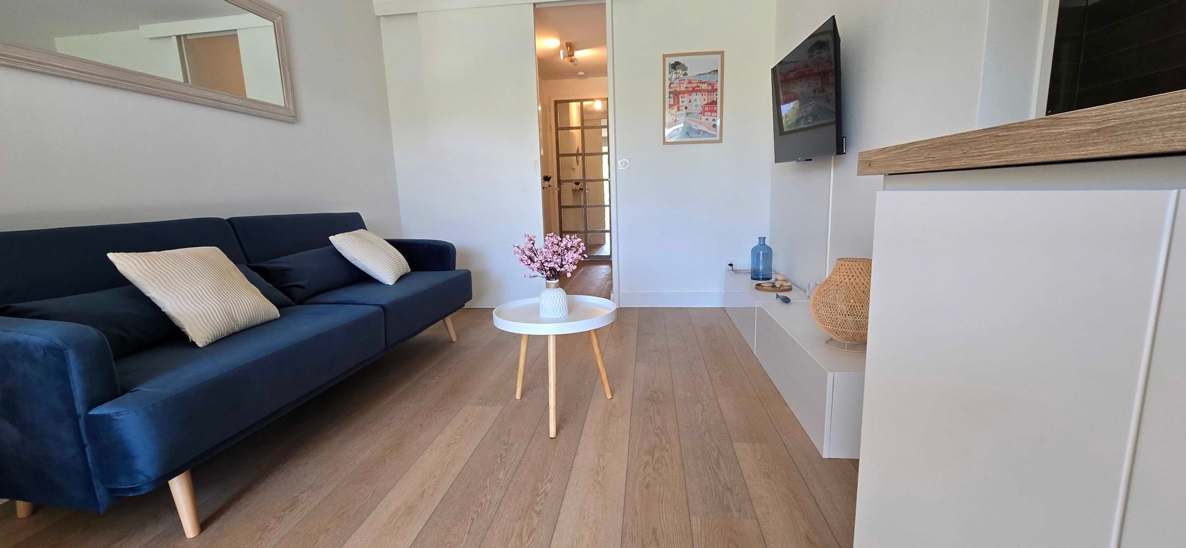 Apartment with garden at the foot of the harbor