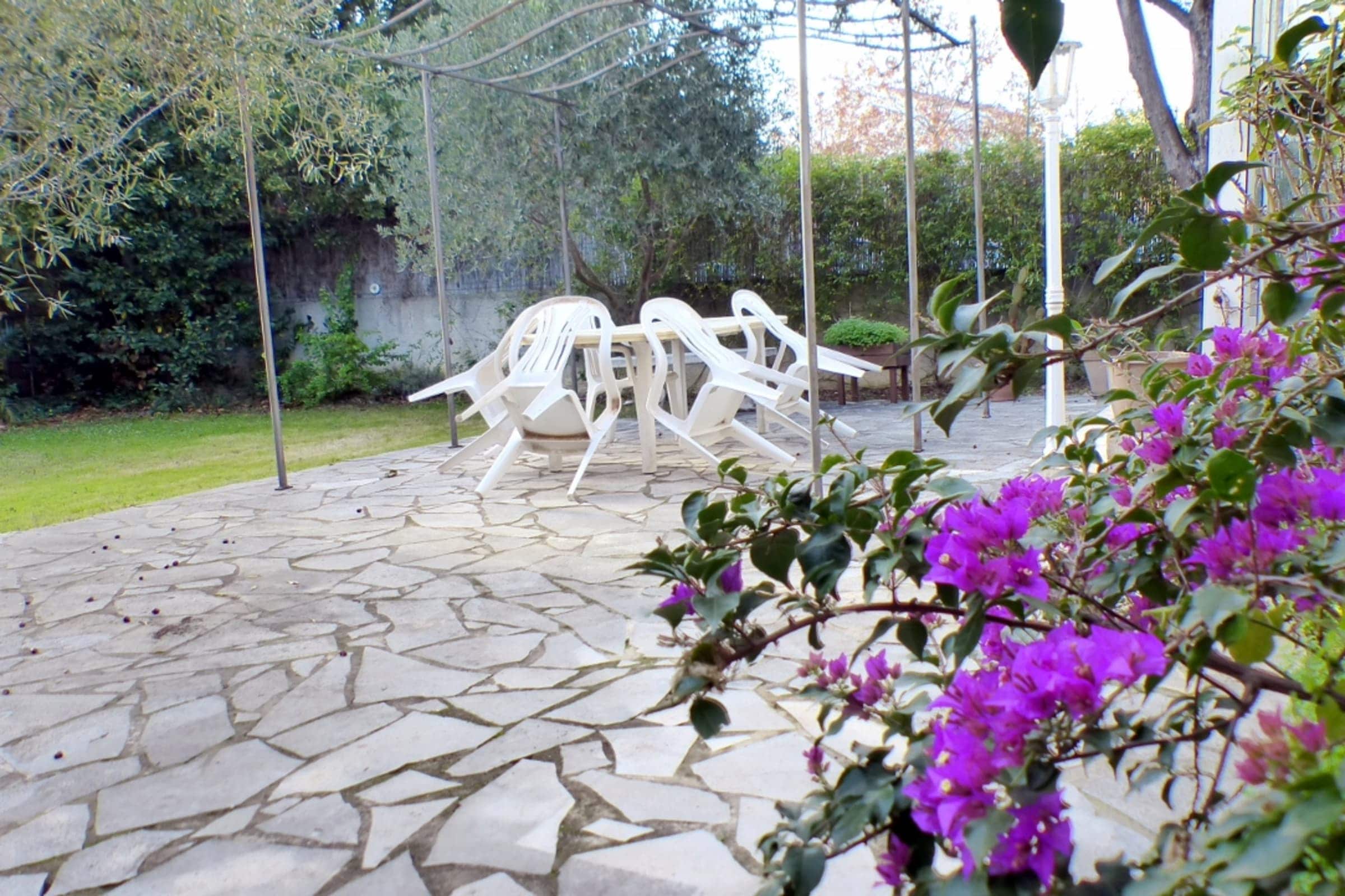  T5 house with Wifi - garden and terrace