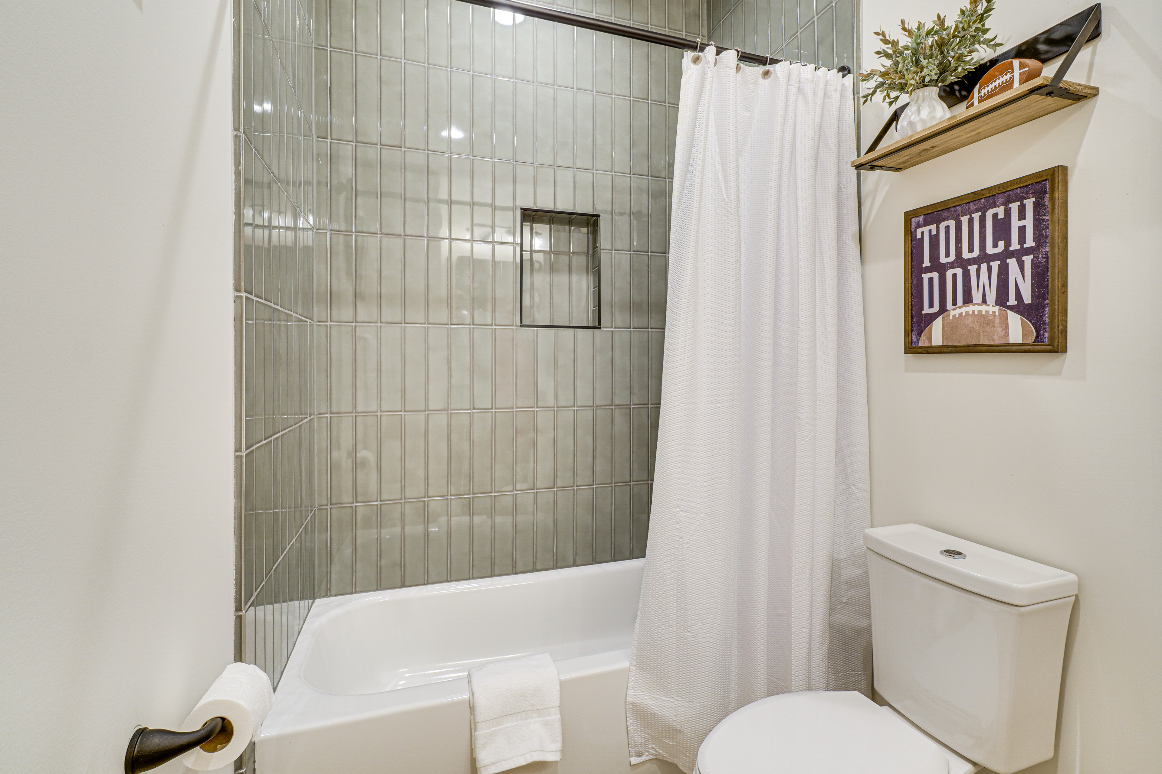 2 Mi to UT: Modern Retreat w/ Covered Porch