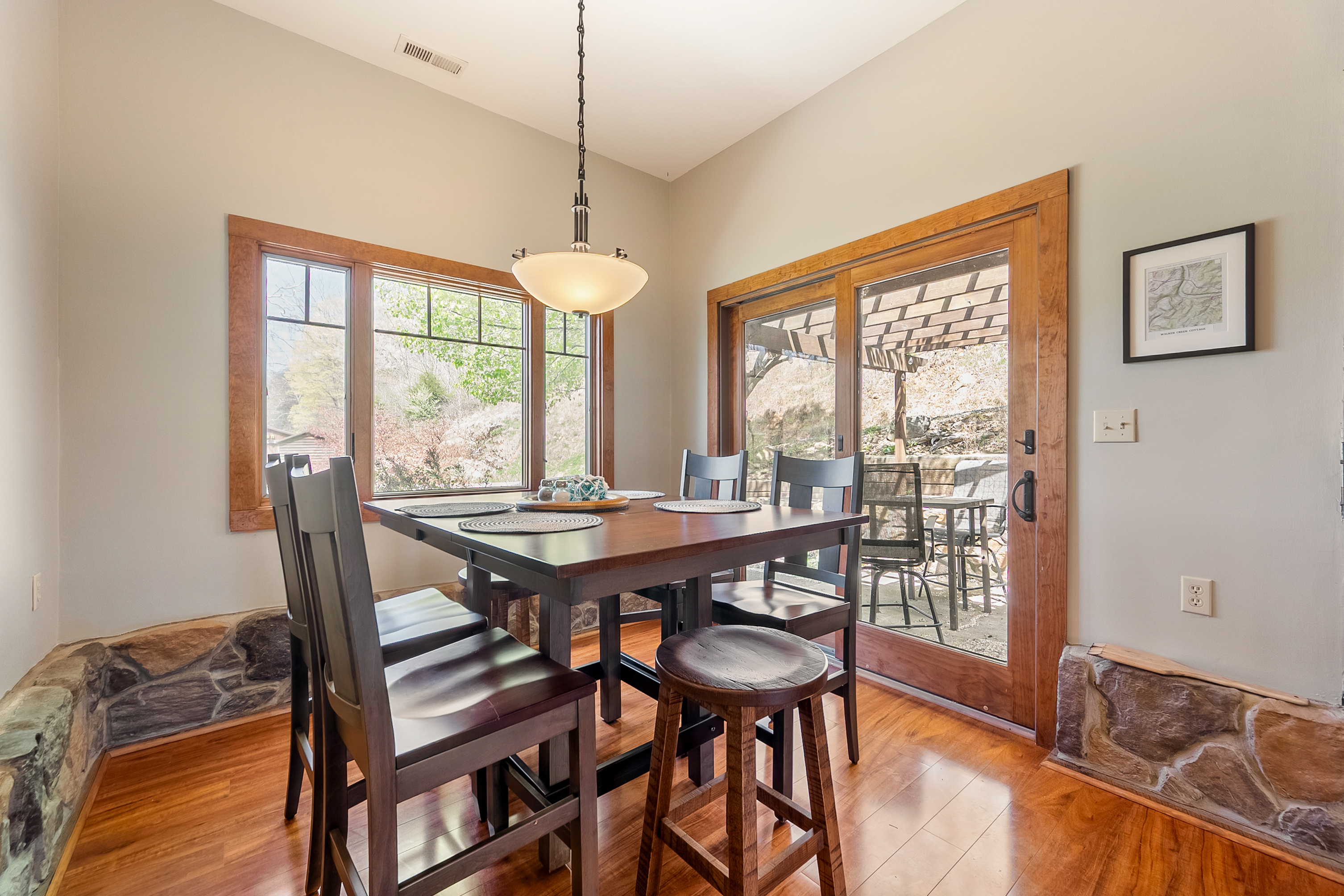 Riverside Cottage w/Hot Tub near Trails&Vineyard