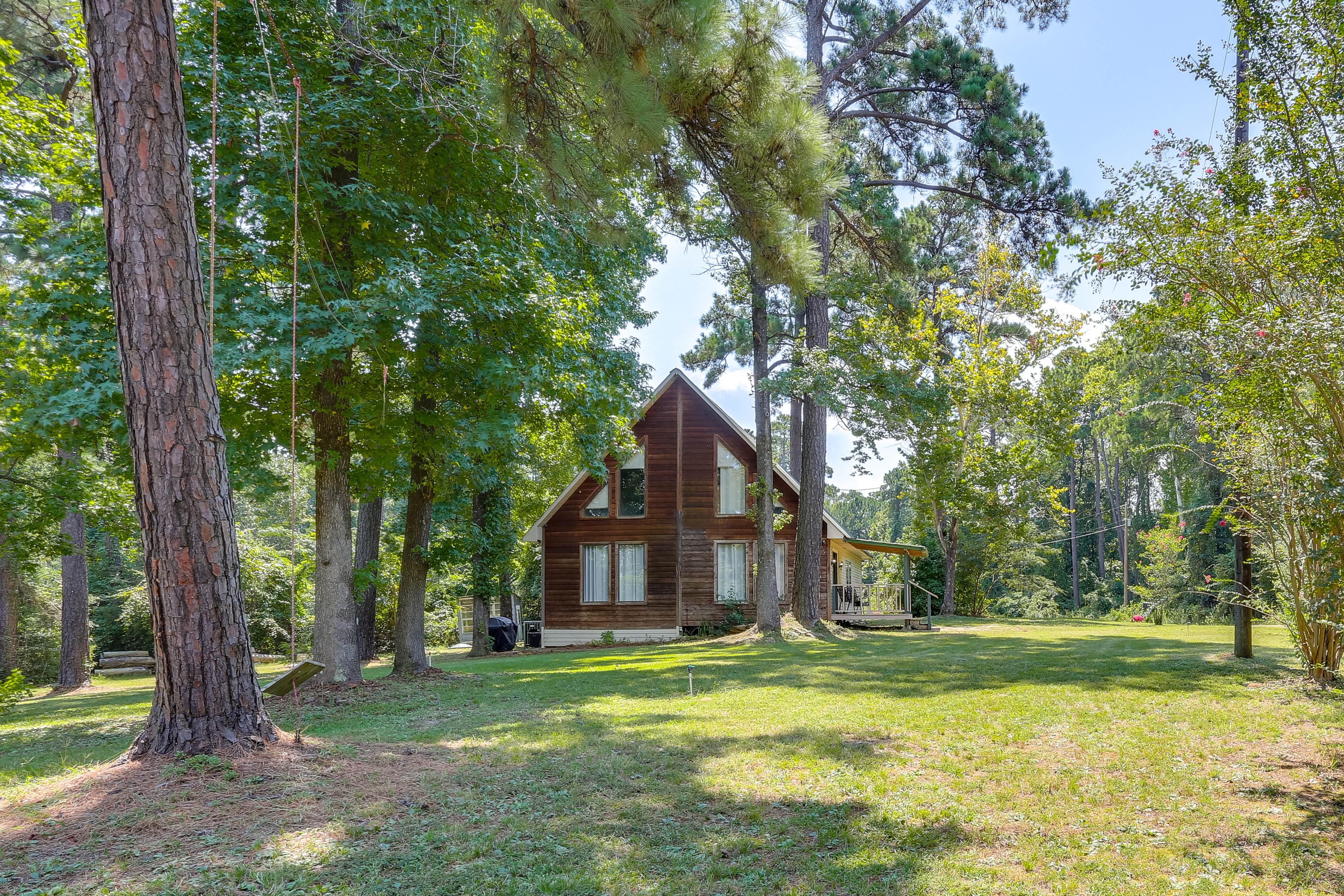 Wraparound Porch: Toledo Bend Reservoir Retreat!