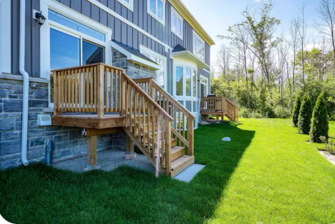 Crosswinds Escape: Townhome Backing on Blue Mtn