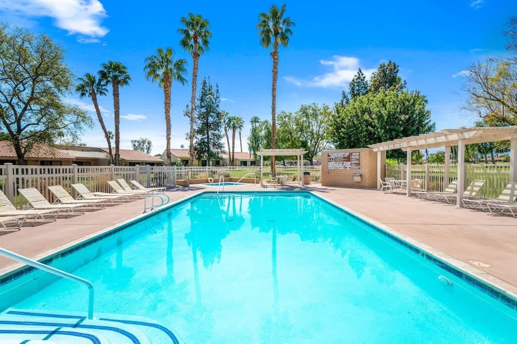 Community pools, very close!