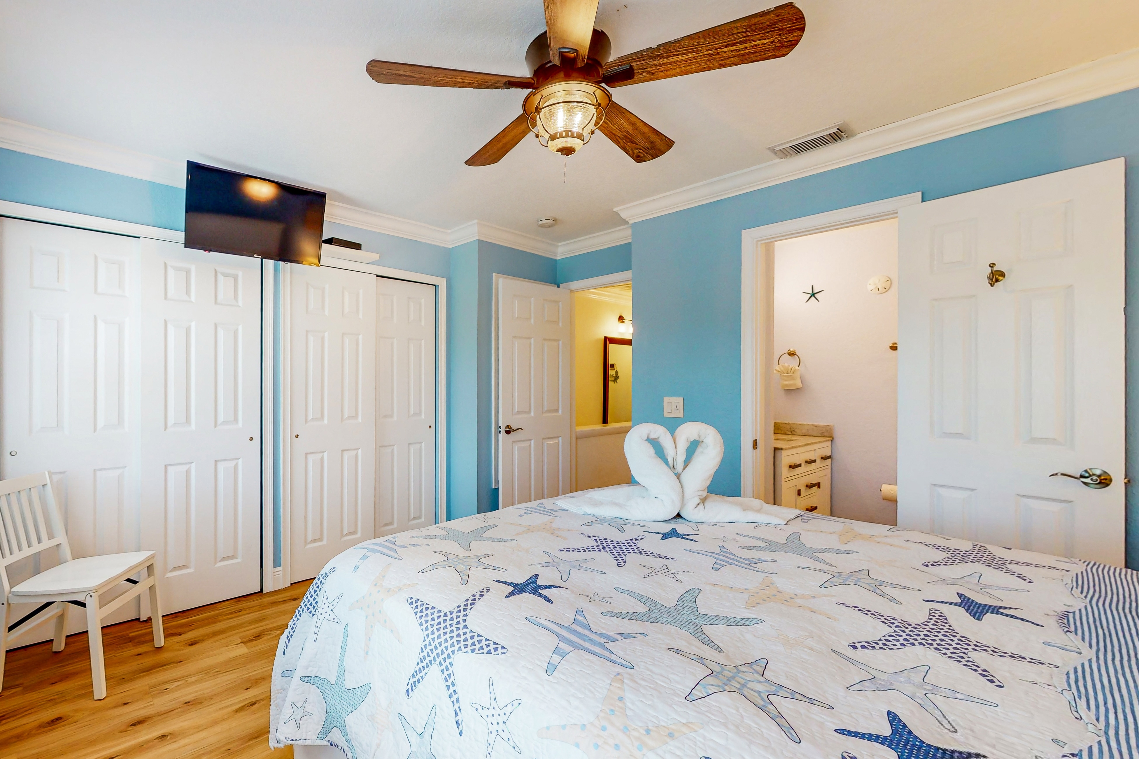 Flip Flops & Fun | Furnished Balcony | Bay-View Pool | Across from Beach