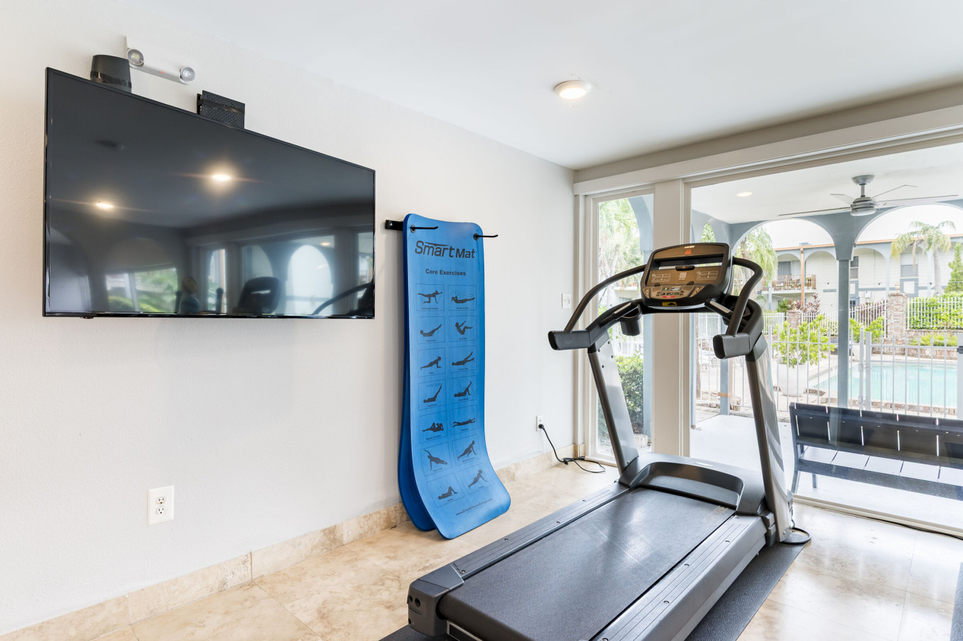 Relax in Tampa - 2BR with Pool and Fitness Center