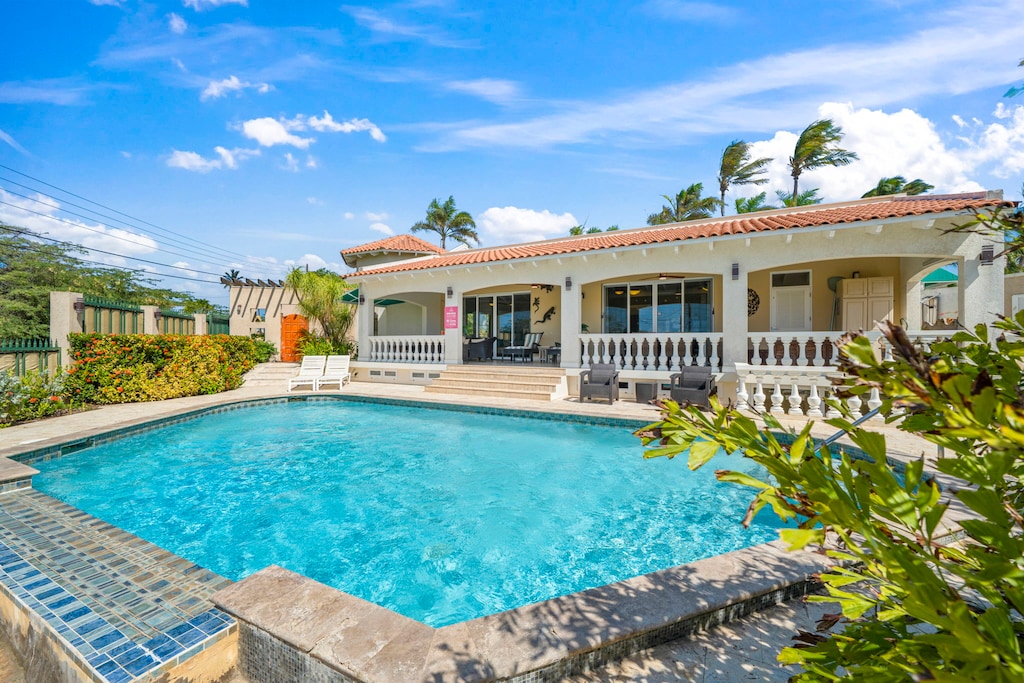 Villa with large private pool