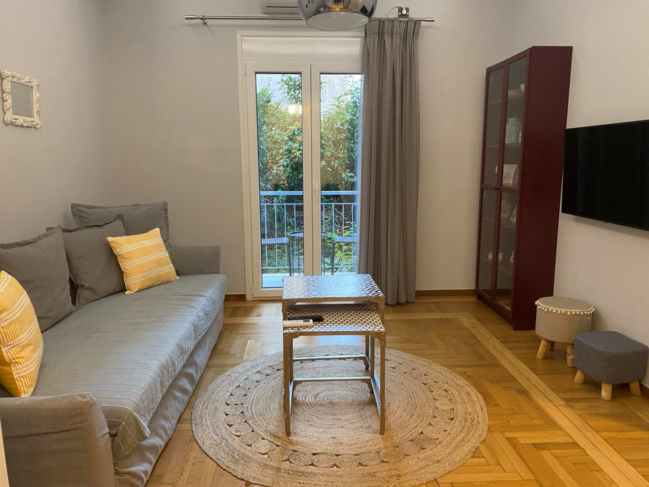 Charming 1bd Apt next to Concert Hall