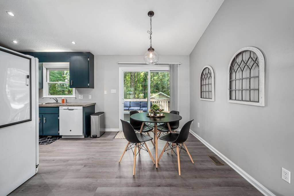 Cozy on Ger-Maine St. 1 Mile From Downtown Apex