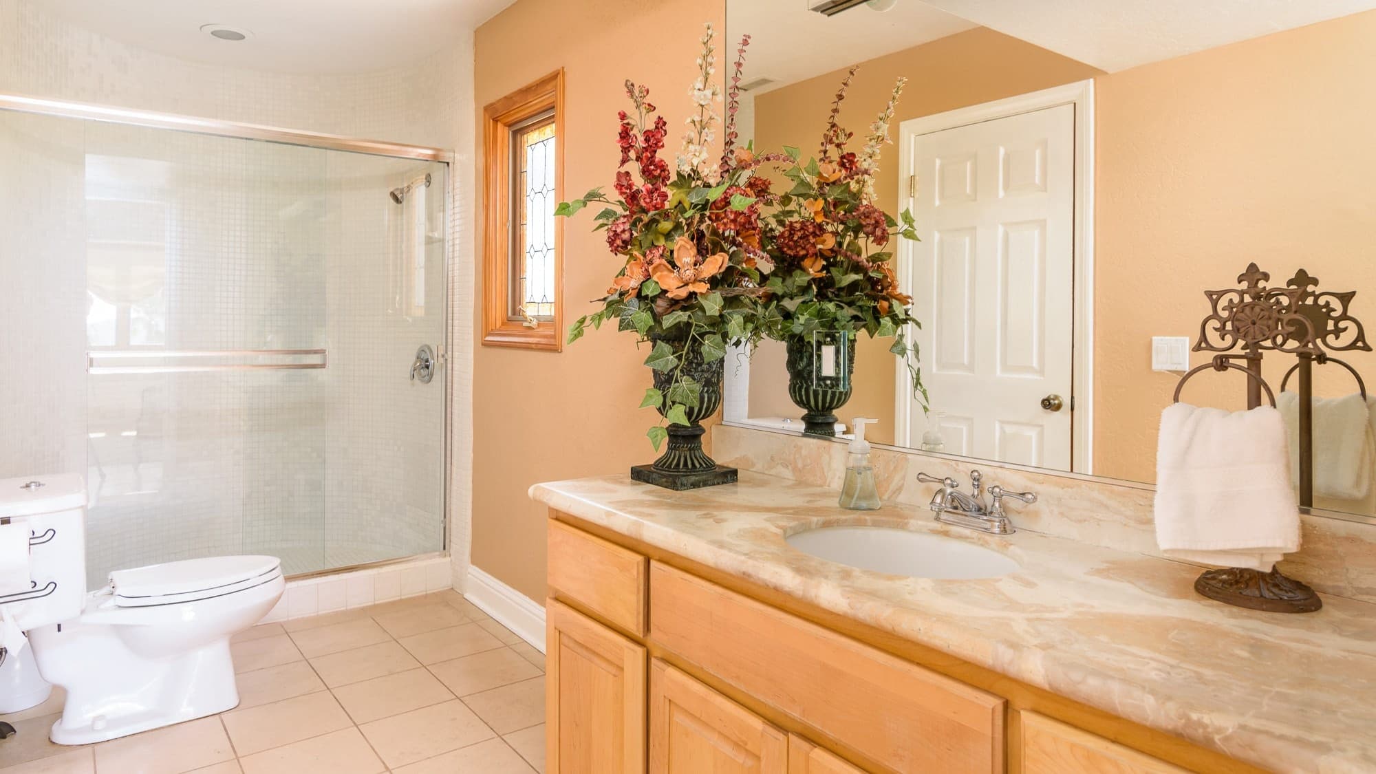 Bathroom 3. (The Tennis Ranch)