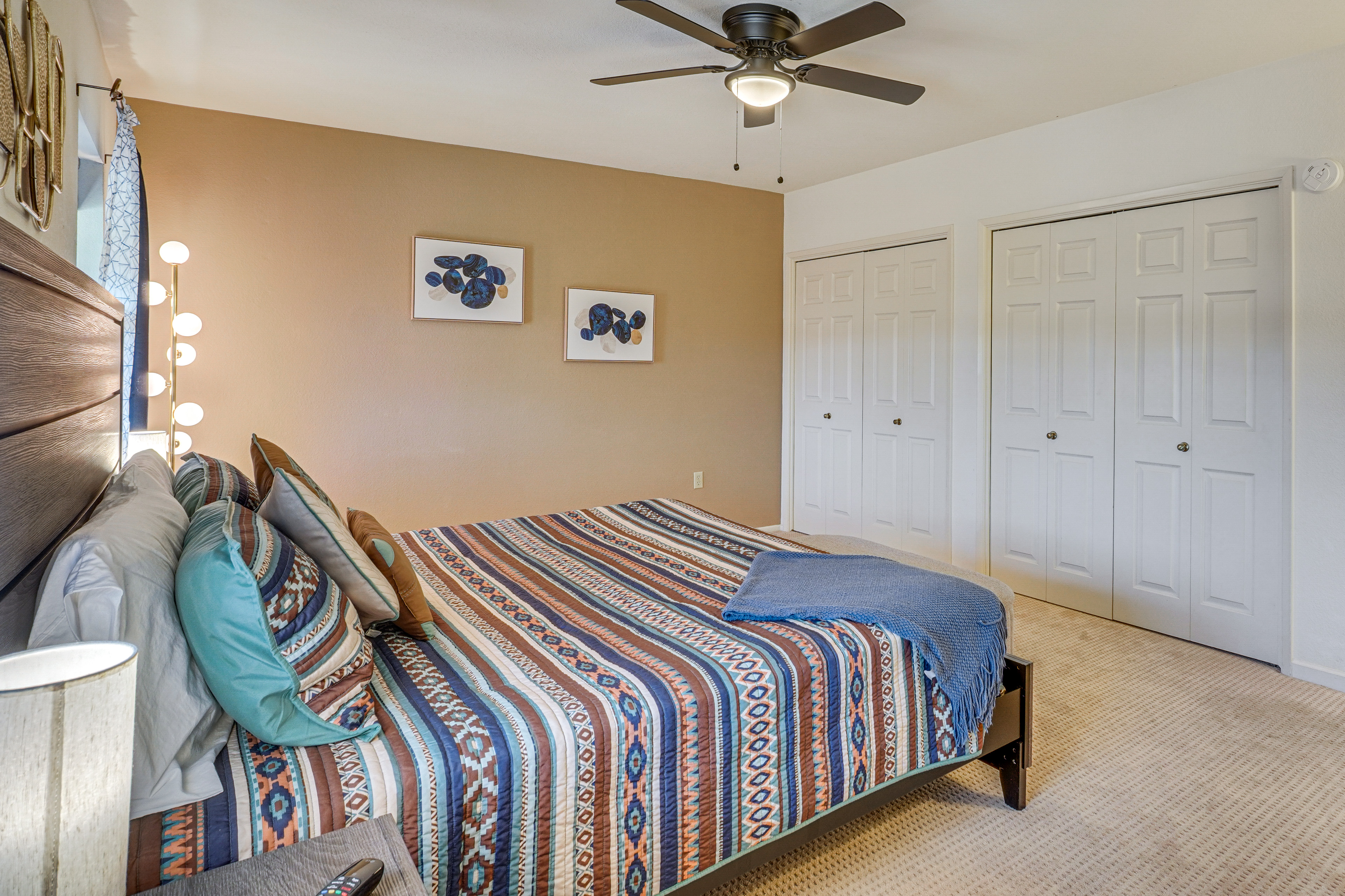 Quiet Townhome w/ Mountain Views in Green Valley