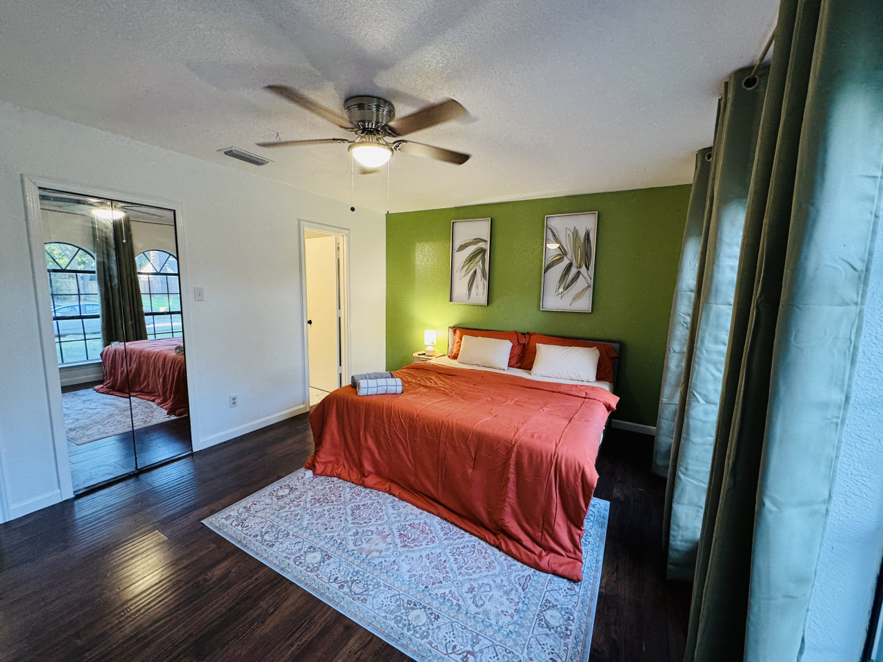 Family & Pet Haven • Private Yard • Fireplace