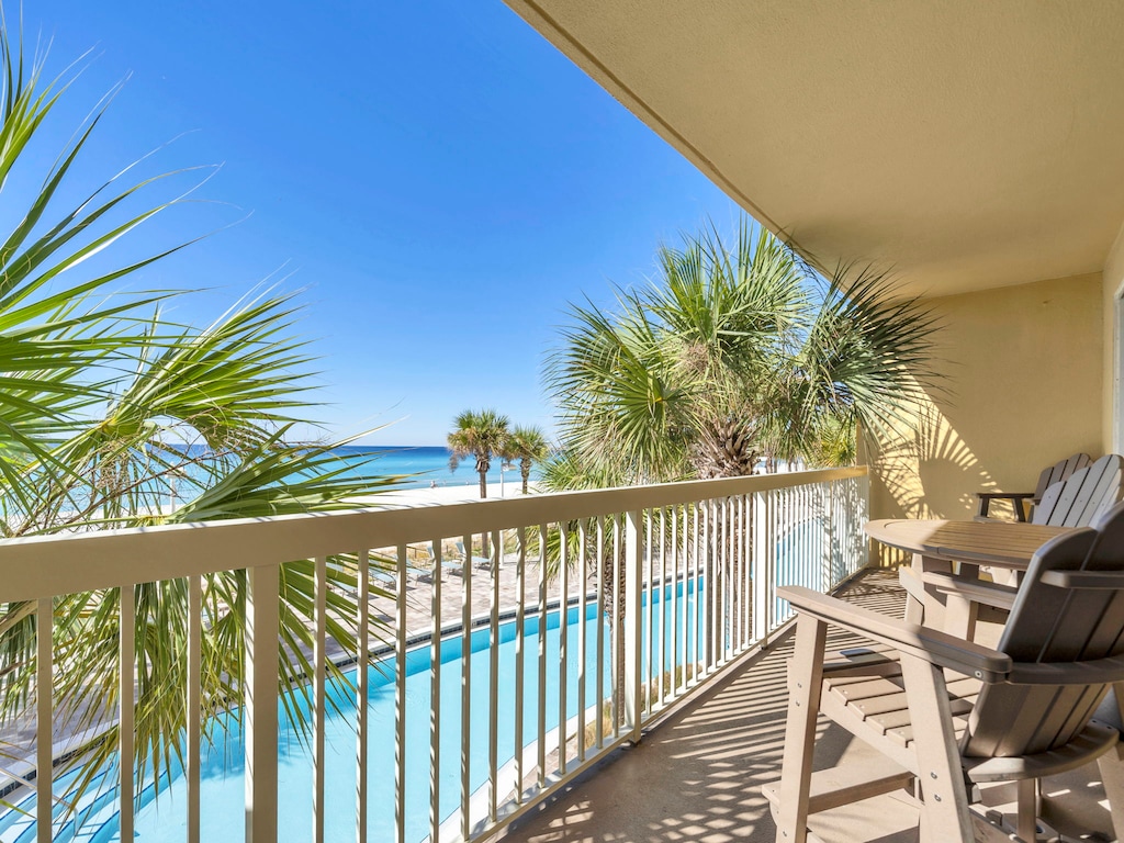 Calypso 1-202 balcony