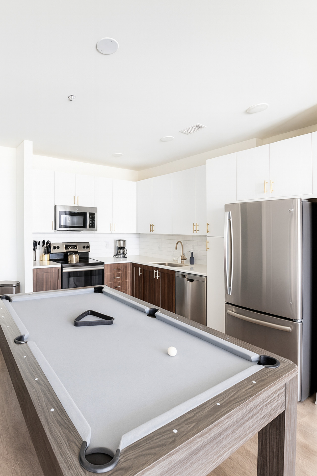 Resort-Style Retreat | 1 King/2 Queens, Pool table