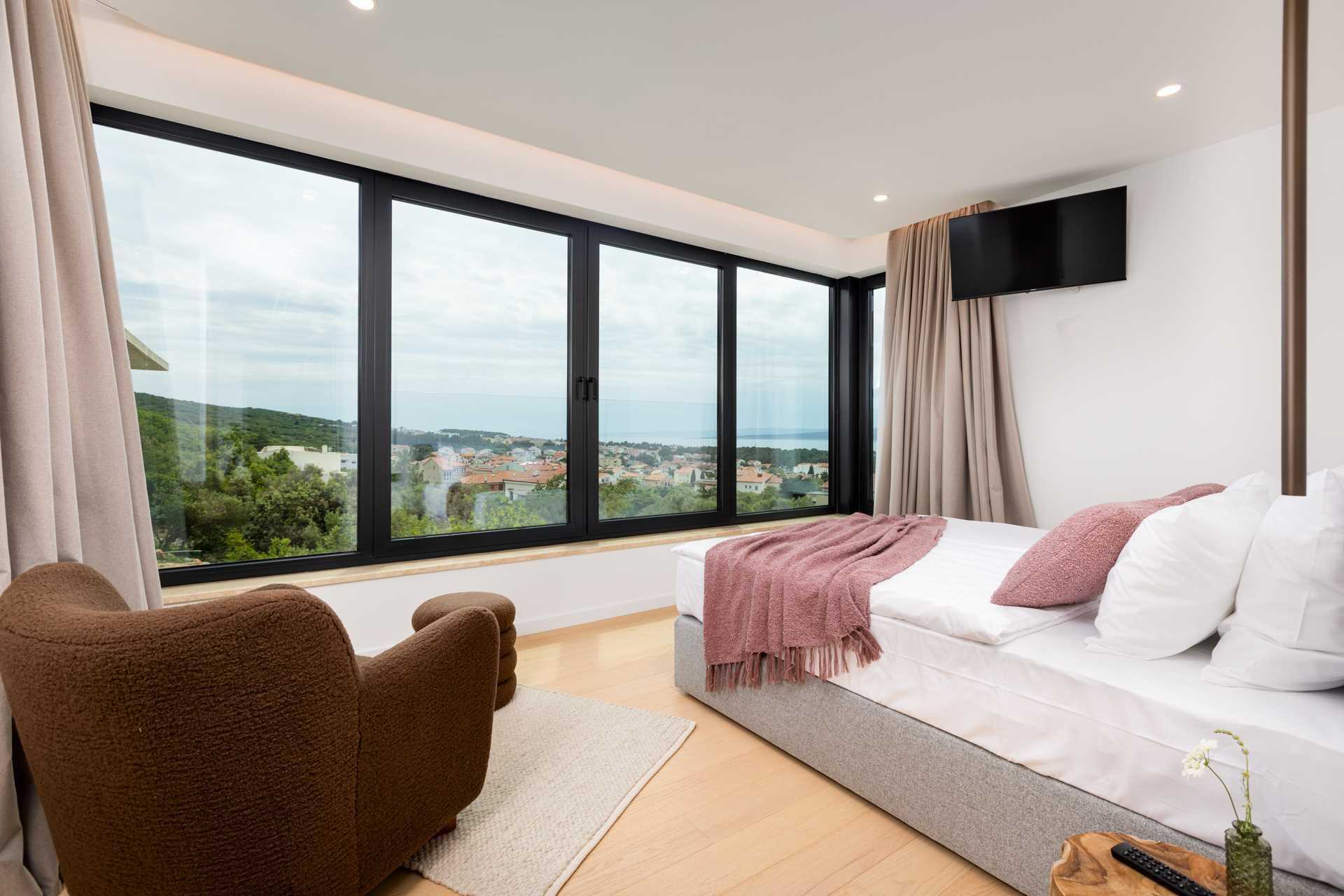 Luxury villa 45° with infinity pool