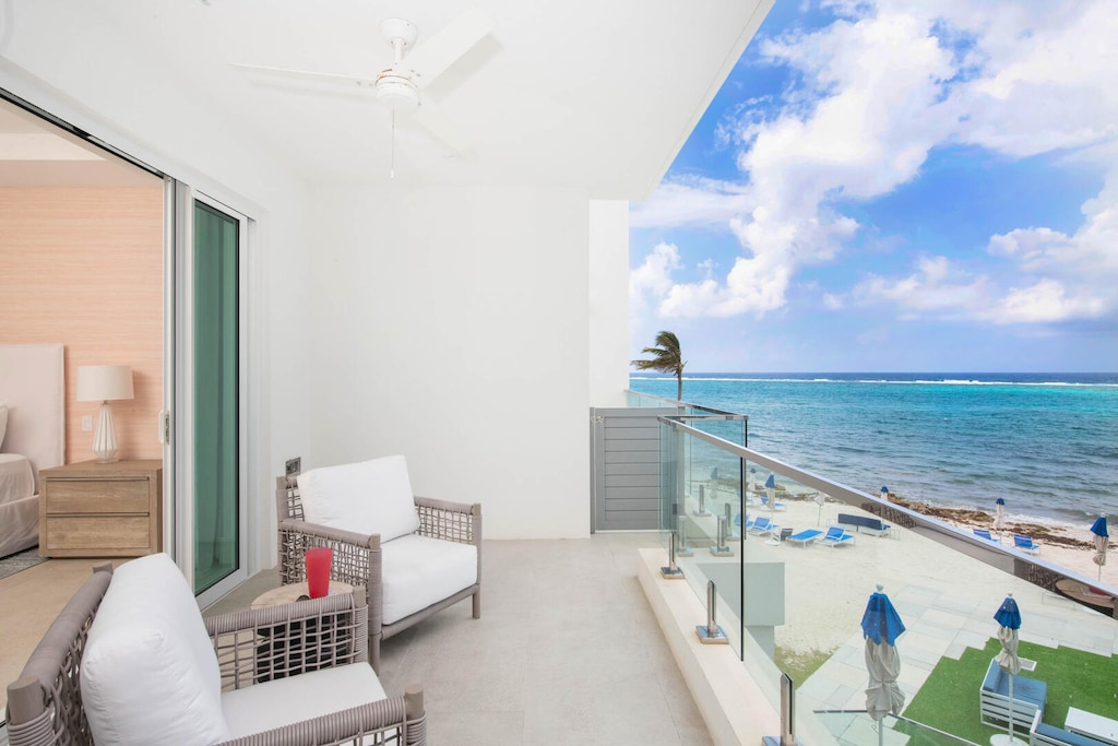 Wake up and greet the morning sun with these refreshing ocean views.