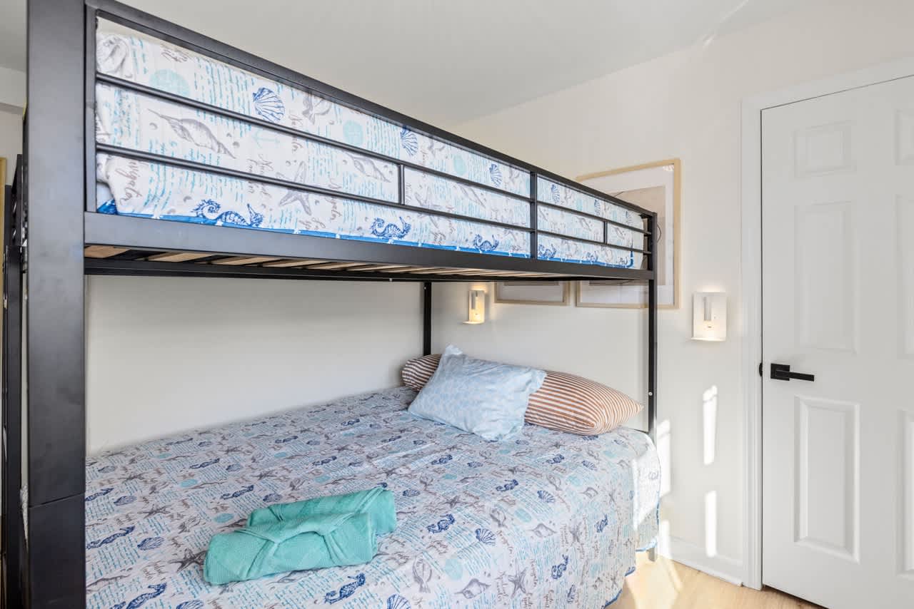 3BR - Heart of Wildwood | Steps to Beach + Parking