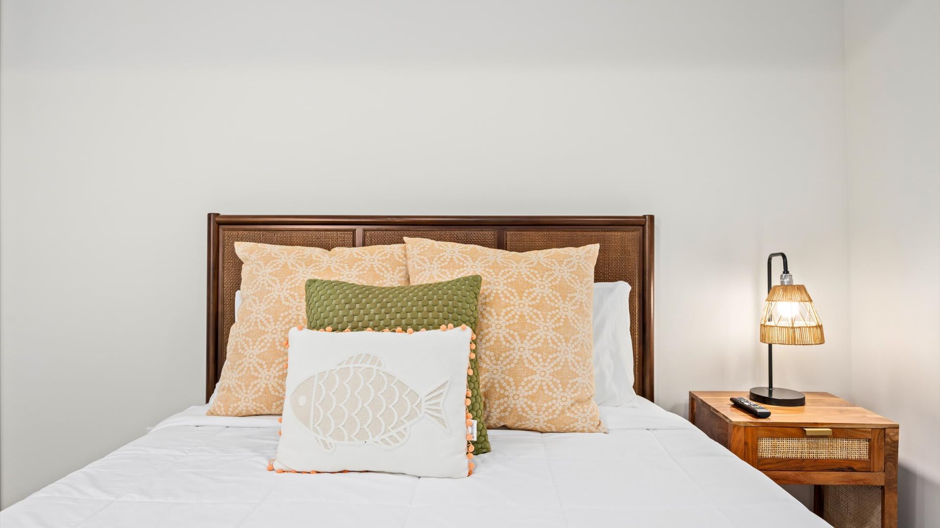 Stylish 3BR - OC Gardens w/ Patio & Parking