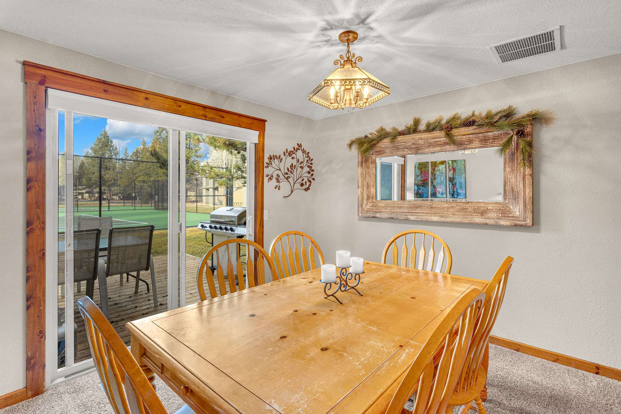 8 aquatic passes, wood fireplace BBQ Wi-Fi access